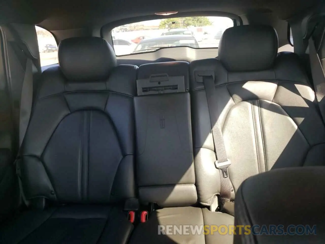10 fotografías del automóvil dañado 2LMHJ5NK0KBL02980 LINCOLN MKT 2019