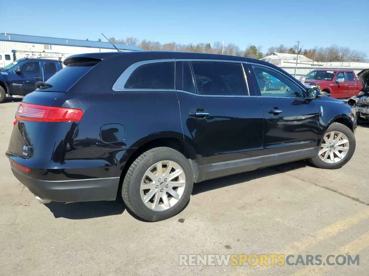 3 fotografías del automóvil dañado 2LMHJ5NK3KBL04402 LINCOLN MKT 2019