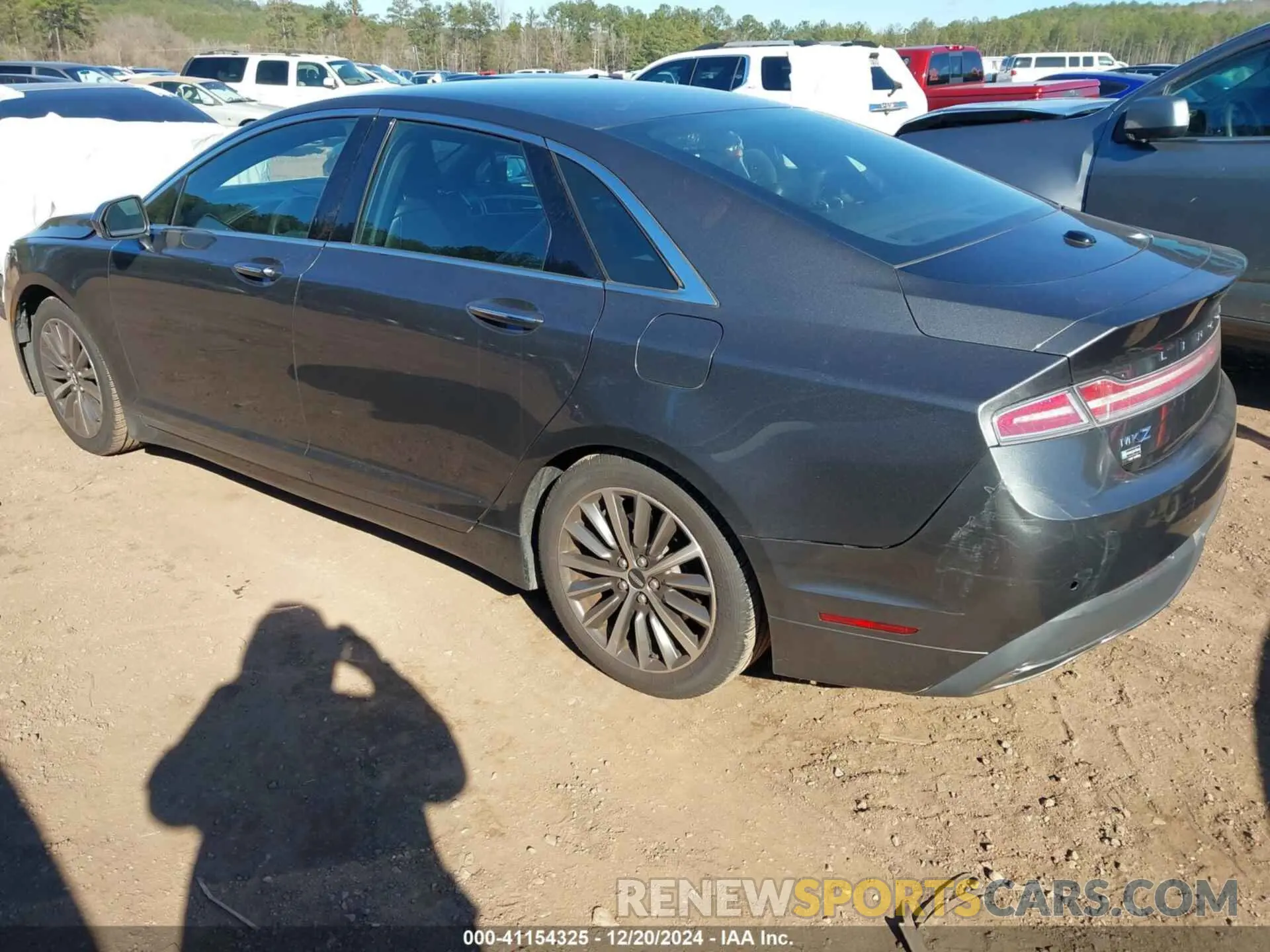 3 fotografías del automóvil dañado 3LN6L5A91KR618759 LINCOLN MKZ 2019