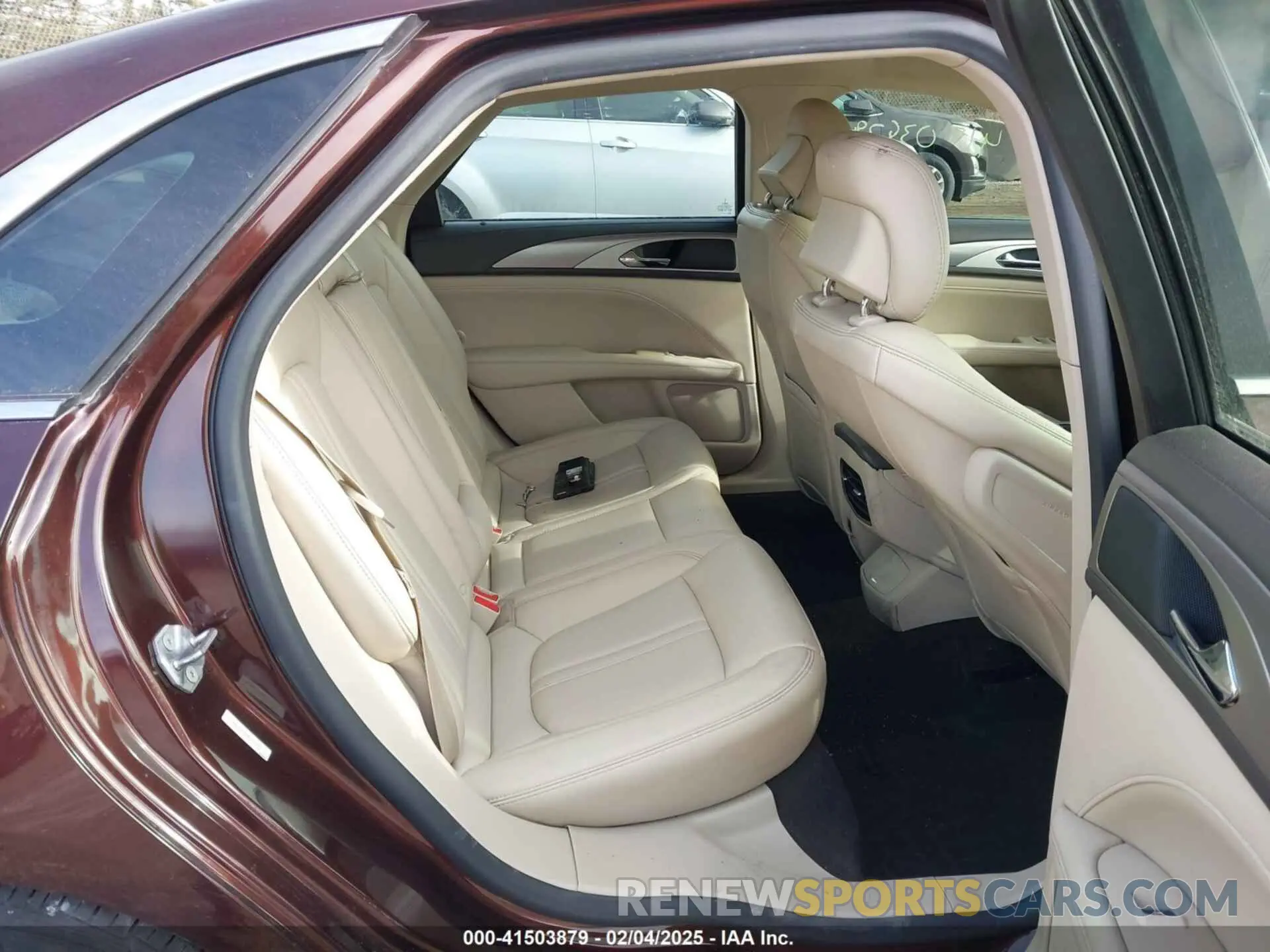 8 fotografías del automóvil dañado 3LN6L5B95KR605611 LINCOLN MKZ 2019