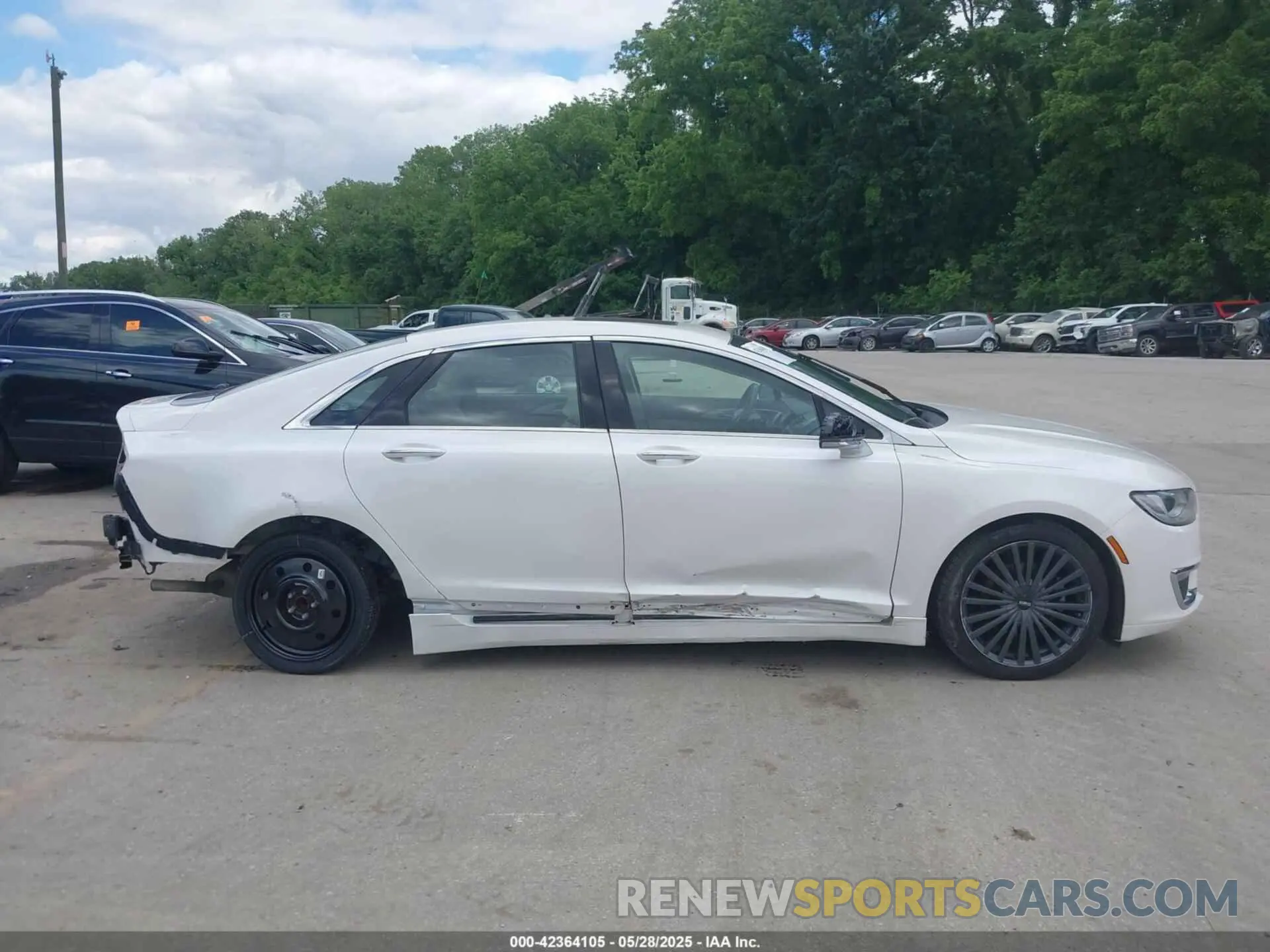 14 fotografías del automóvil dañado 3LN6L5C98KR613877 LINCOLN MKZ 2019