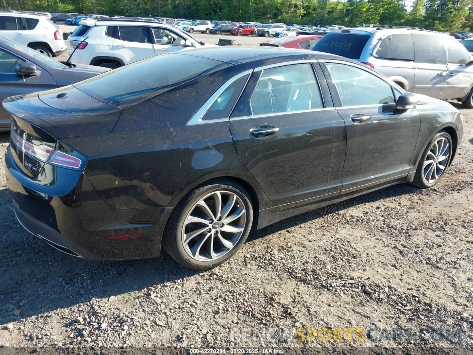 4 fotografías del automóvil dañado 3LN6L5D90KR624466 LINCOLN MKZ 2019
