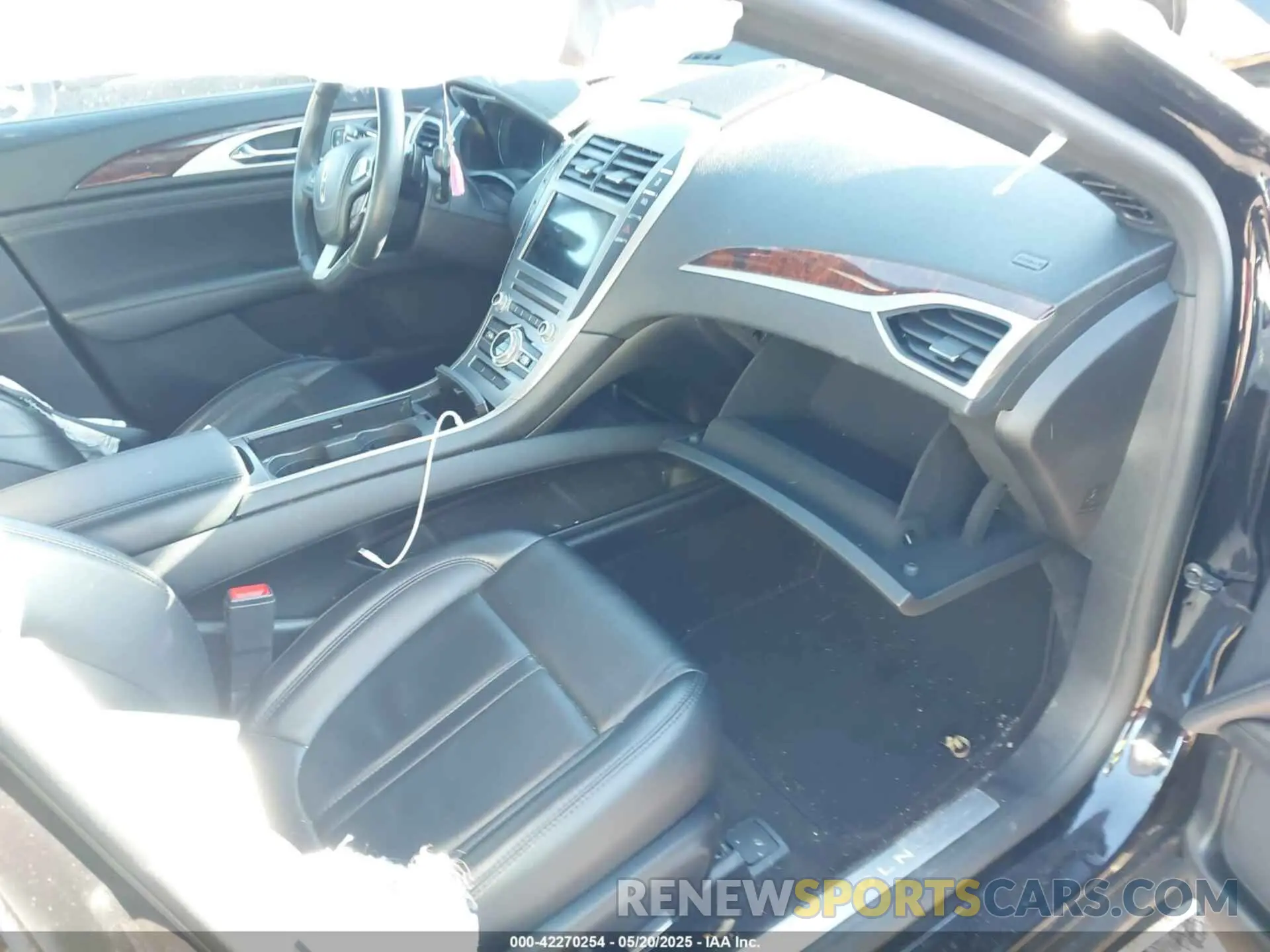5 fotografías del automóvil dañado 3LN6L5D90KR624466 LINCOLN MKZ 2019