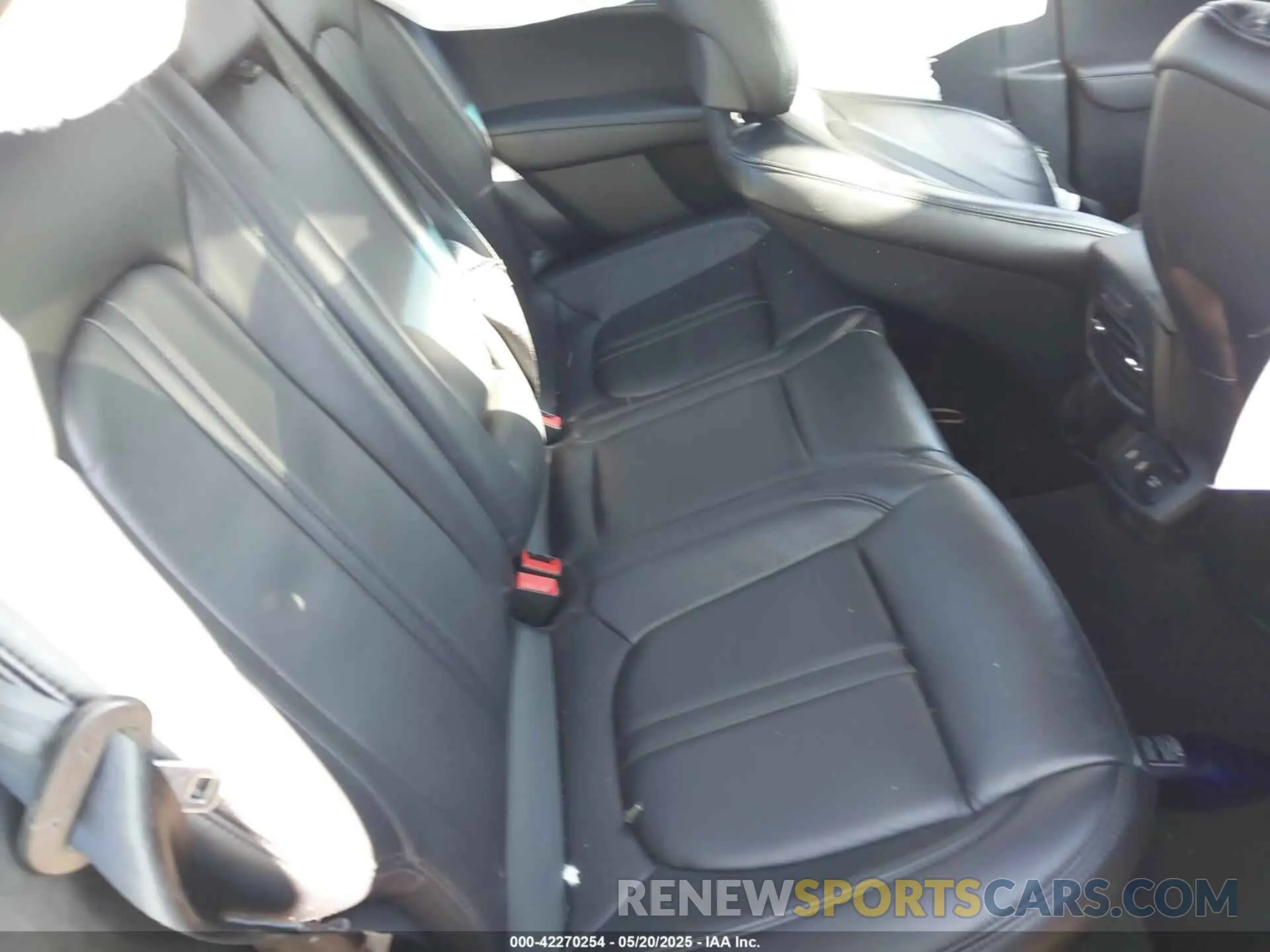 8 fotografías del automóvil dañado 3LN6L5D90KR624466 LINCOLN MKZ 2019