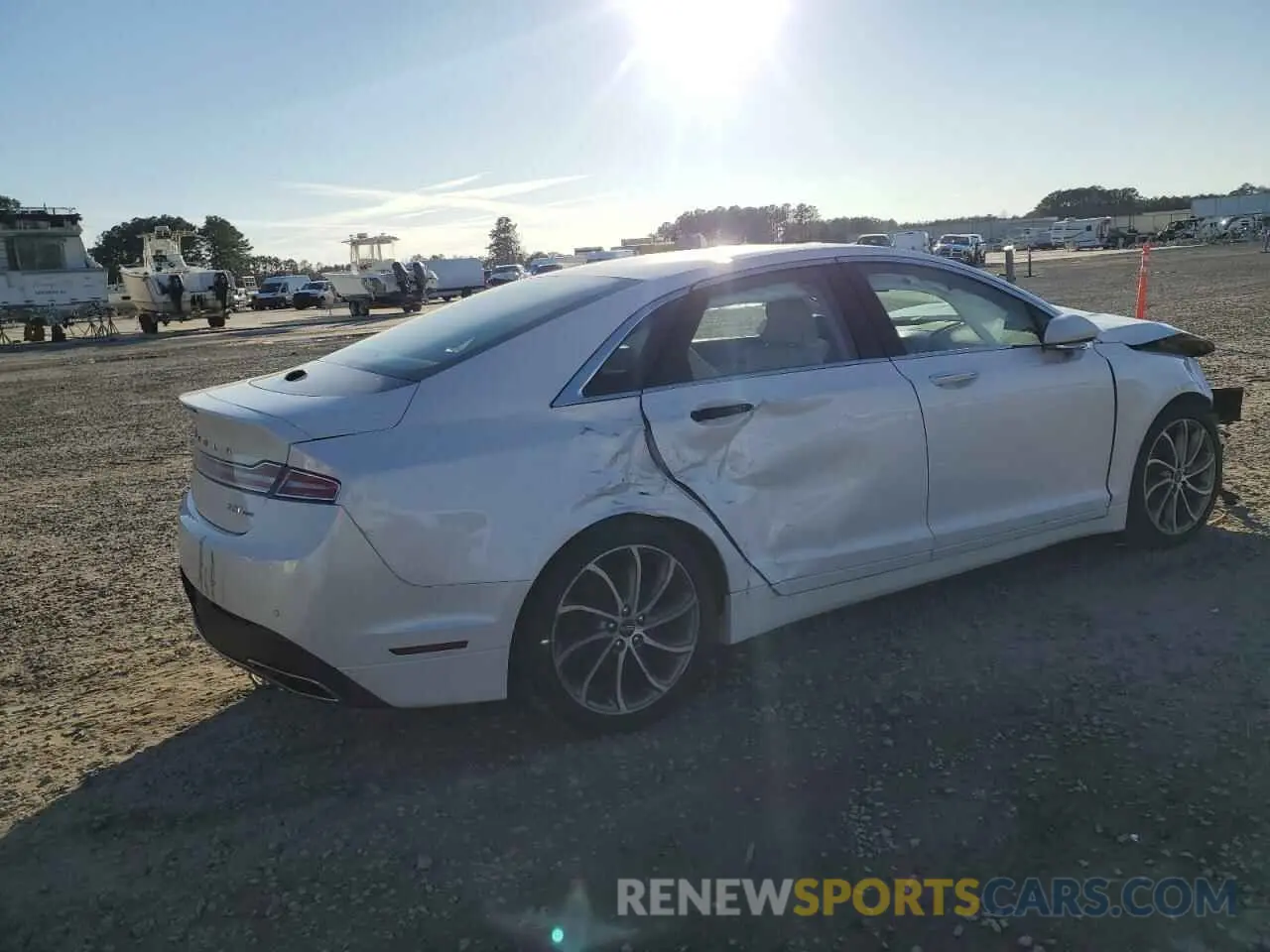 3 fotografías del automóvil dañado 3LN6L5D91KR614030 LINCOLN MKZ 2019