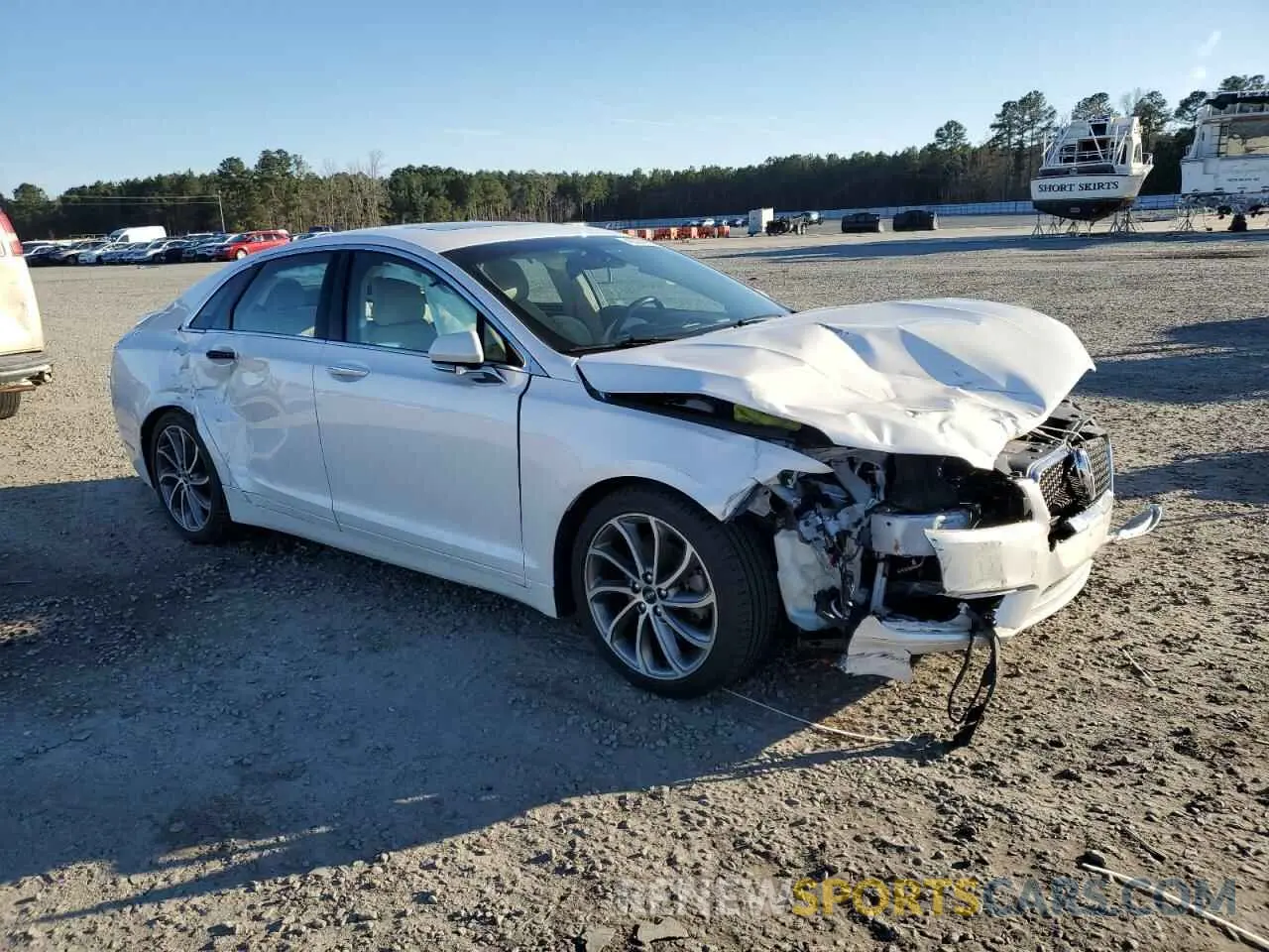4 fotografías del automóvil dañado 3LN6L5D91KR614030 LINCOLN MKZ 2019