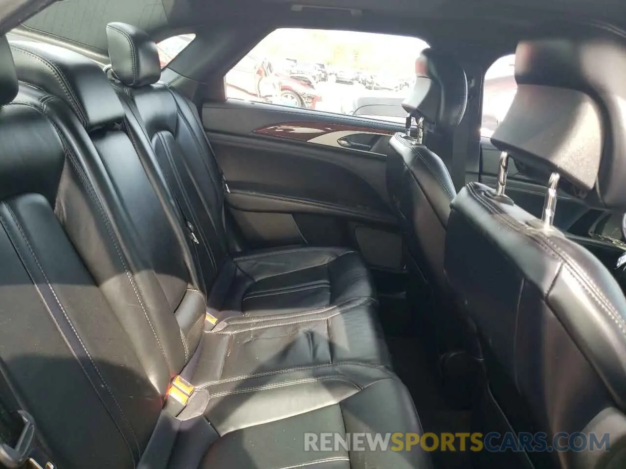 10 fotografías del automóvil dañado 3LN6L5D93KR602025 LINCOLN MKZ 2019