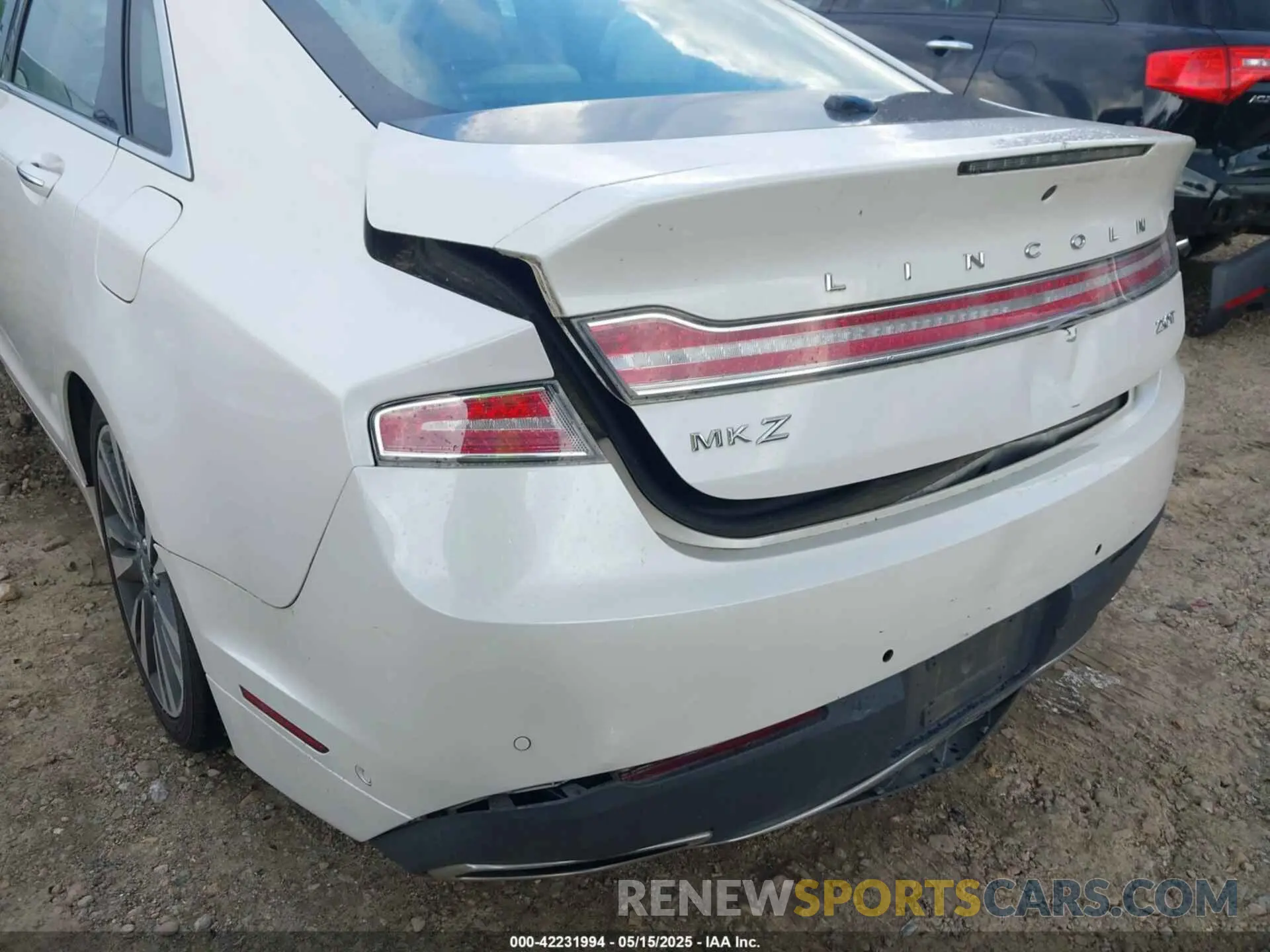 19 fotografías del automóvil dañado 3LN6L5E94KR607412 LINCOLN MKZ 2019
