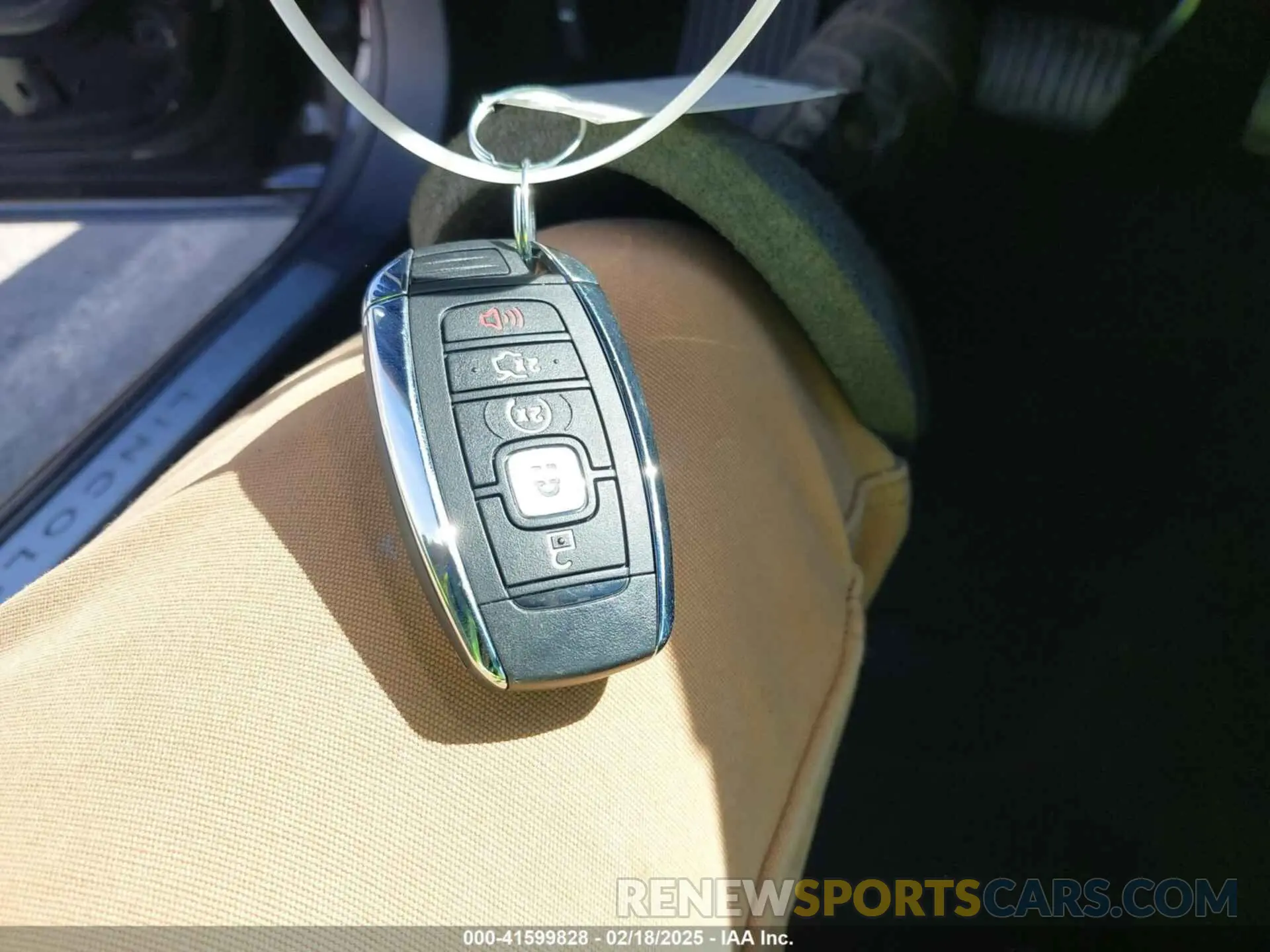 11 fotografías del automóvil dañado 3LN6L5E94KR610634 LINCOLN MKZ 2019