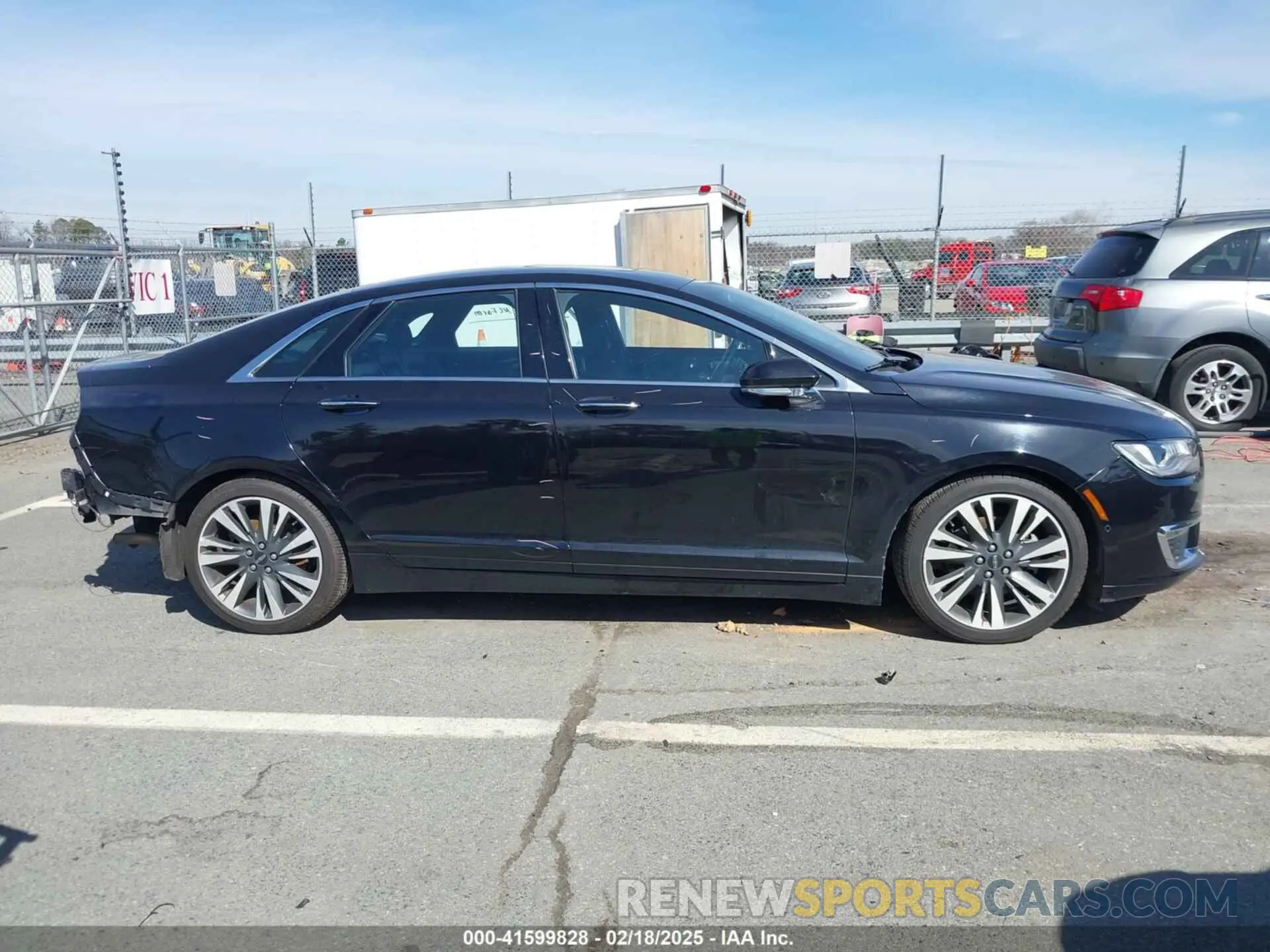 14 fotografías del automóvil dañado 3LN6L5E94KR610634 LINCOLN MKZ 2019