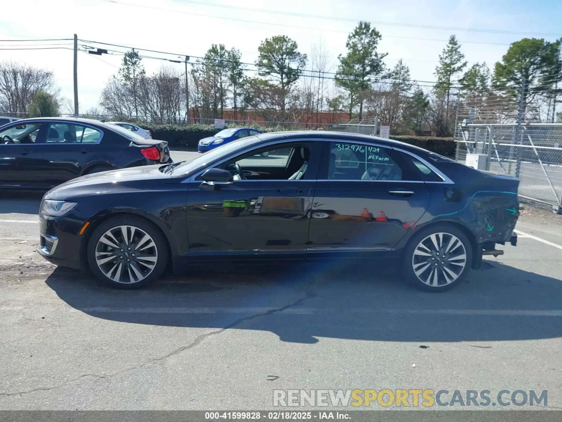15 fotografías del automóvil dañado 3LN6L5E94KR610634 LINCOLN MKZ 2019