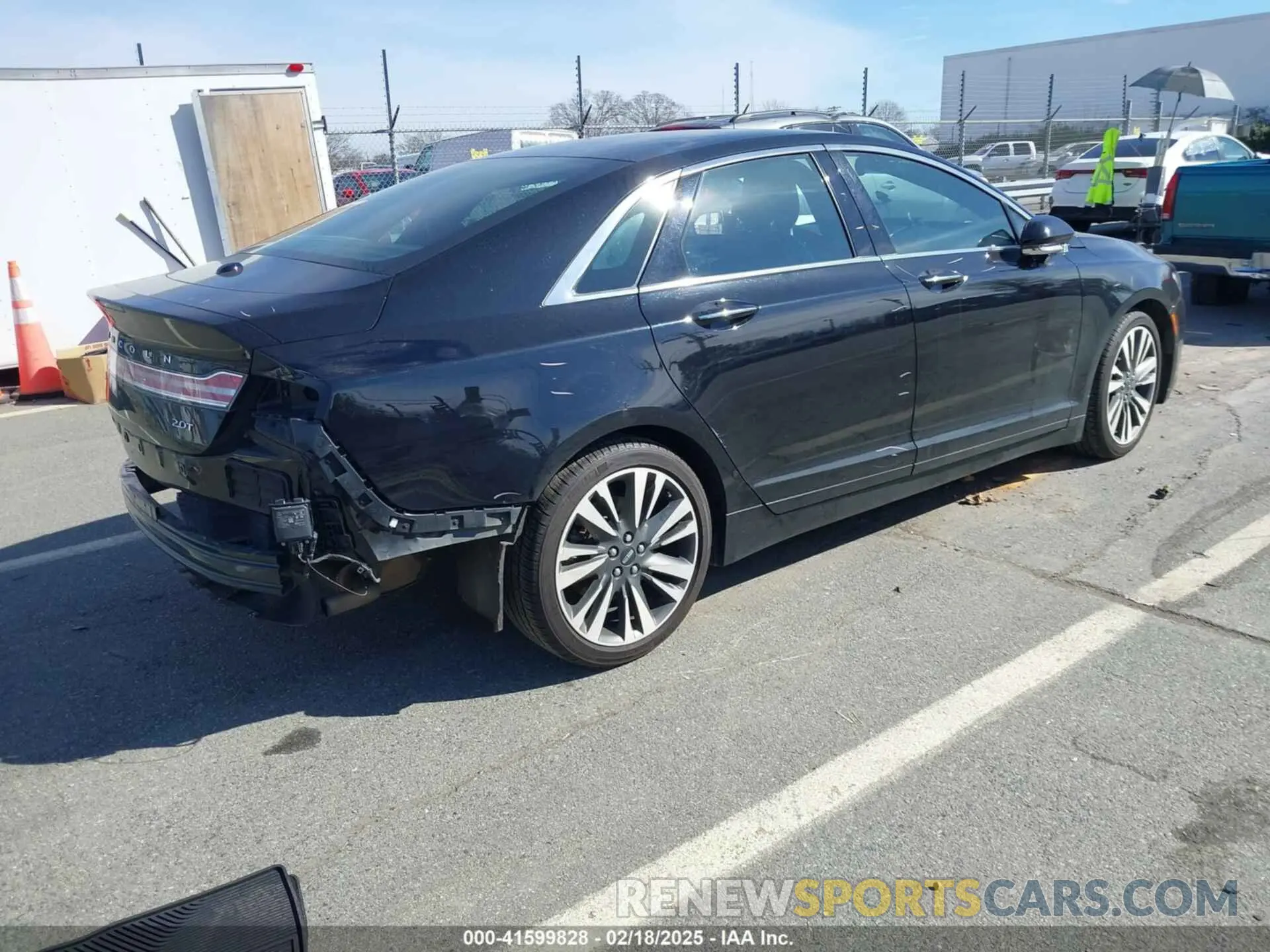4 fotografías del automóvil dañado 3LN6L5E94KR610634 LINCOLN MKZ 2019