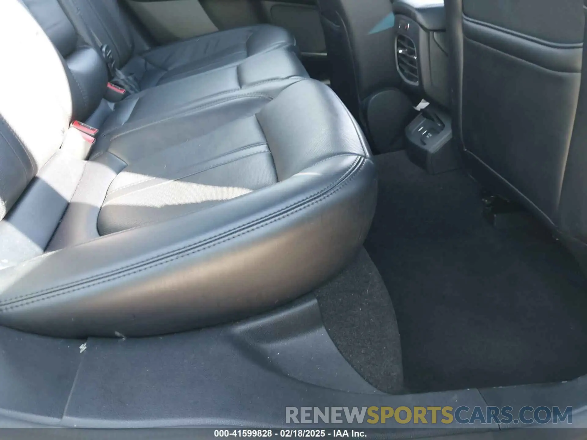 8 fotografías del automóvil dañado 3LN6L5E94KR610634 LINCOLN MKZ 2019