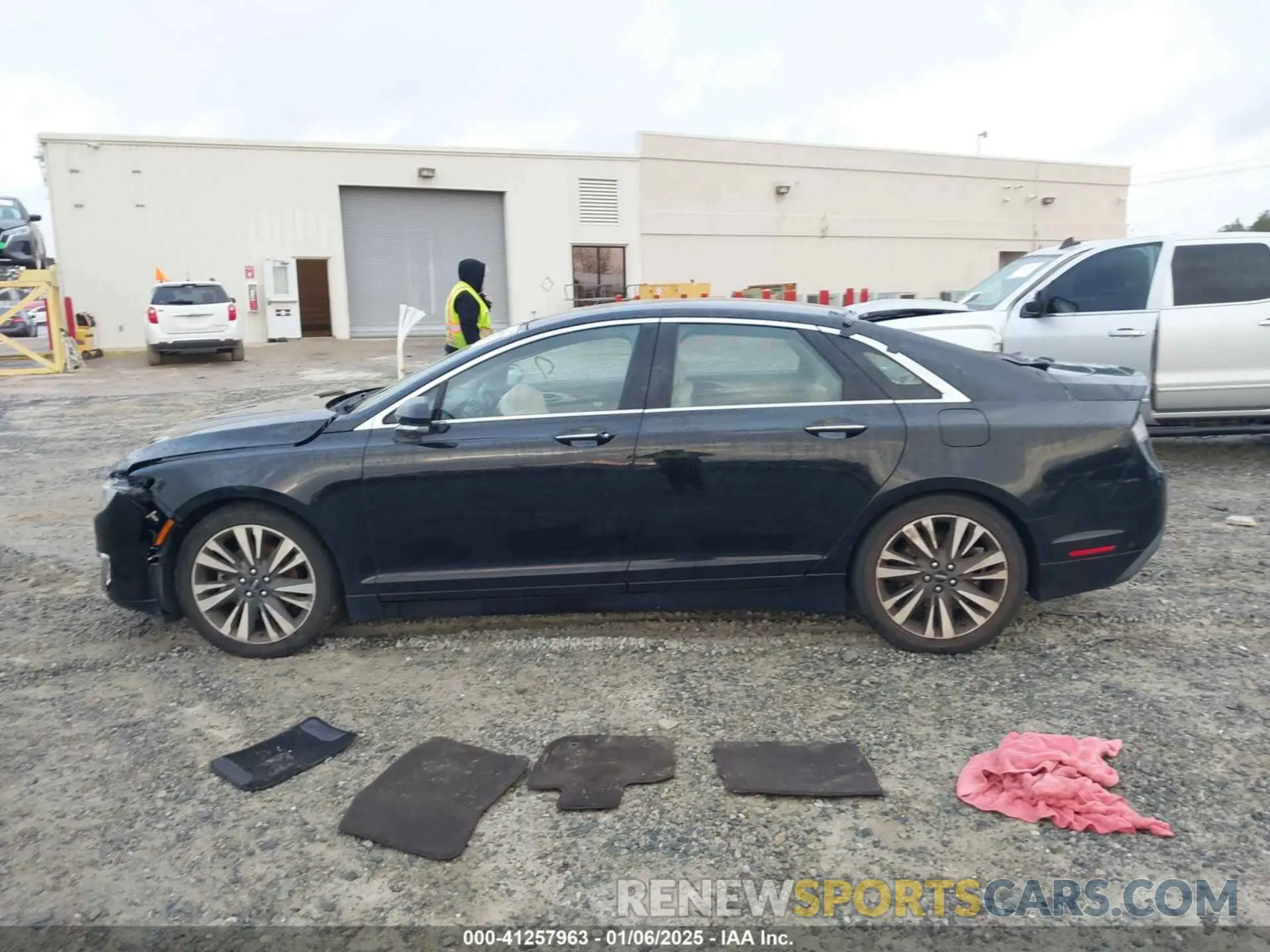 14 fotografías del automóvil dañado 3LN6L5E97KR604908 LINCOLN MKZ 2019