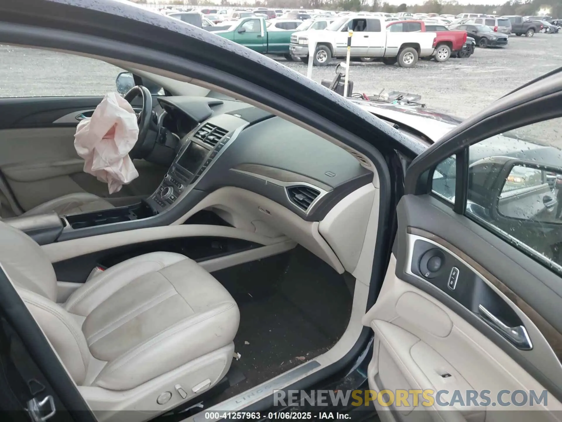 5 fotografías del automóvil dañado 3LN6L5E97KR604908 LINCOLN MKZ 2019