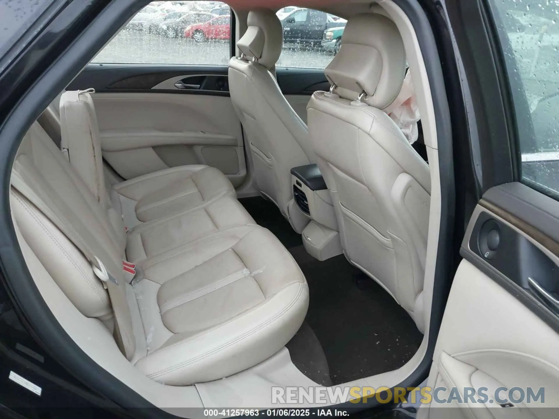 8 fotografías del automóvil dañado 3LN6L5E97KR604908 LINCOLN MKZ 2019