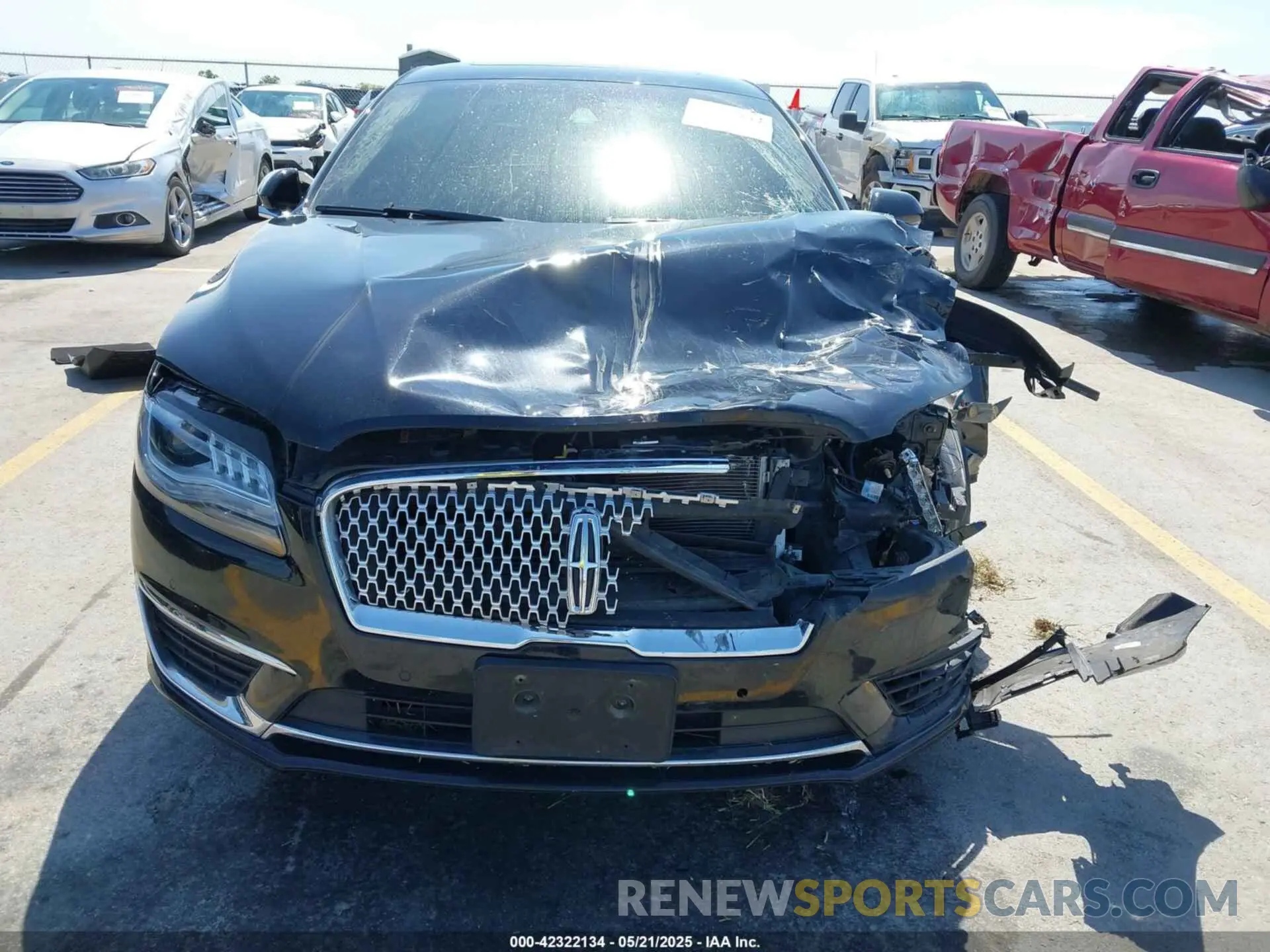 12 fotografías del automóvil dañado 3LN6L5EC8KR629330 LINCOLN MKZ 2019