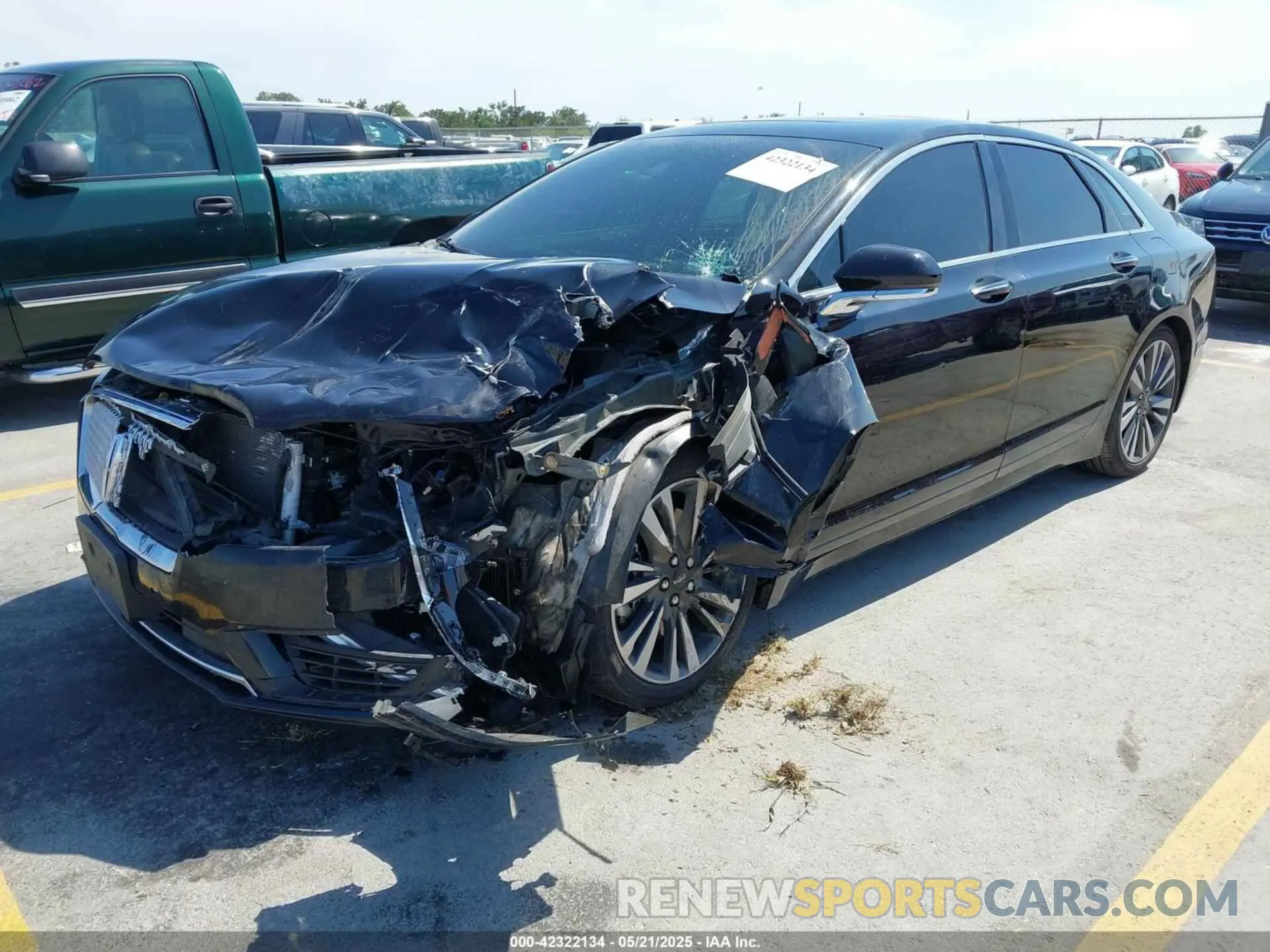 2 fotografías del automóvil dañado 3LN6L5EC8KR629330 LINCOLN MKZ 2019