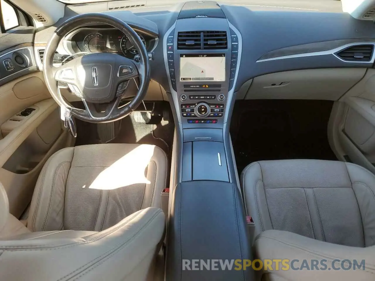 8 fotografías del automóvil dañado 3LN6L5F90KR601475 LINCOLN MKZ 2019