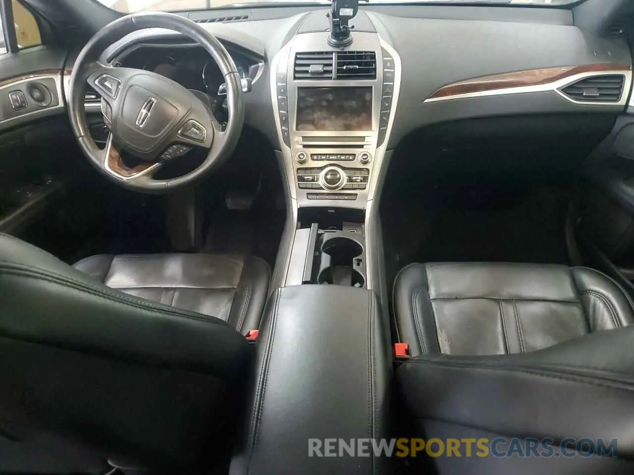 8 fotografías del automóvil dañado 3LN6L5F94KR628842 LINCOLN MKZ 2019