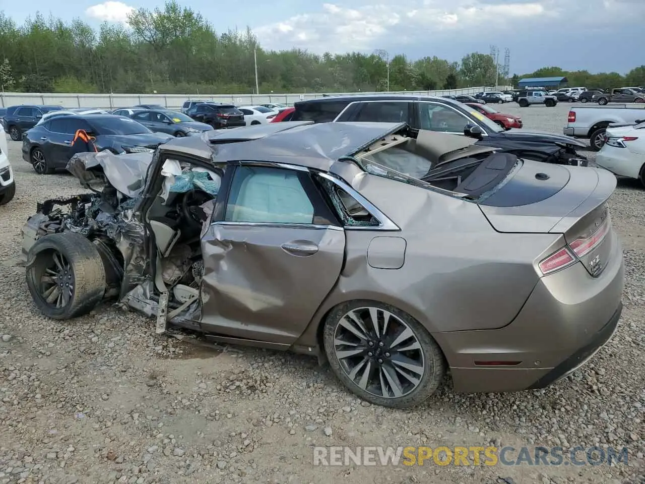 2 fotografías del automóvil dañado 3LN6L5F98KR618444 LINCOLN MKZ 2019