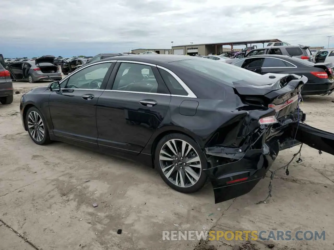2 fotografías del automóvil dañado 3LN6L5FC1KR623464 LINCOLN MKZ 2019