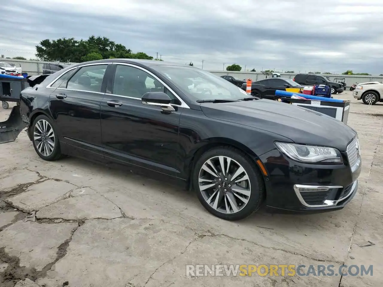 4 fotografías del automóvil dañado 3LN6L5FC1KR623464 LINCOLN MKZ 2019