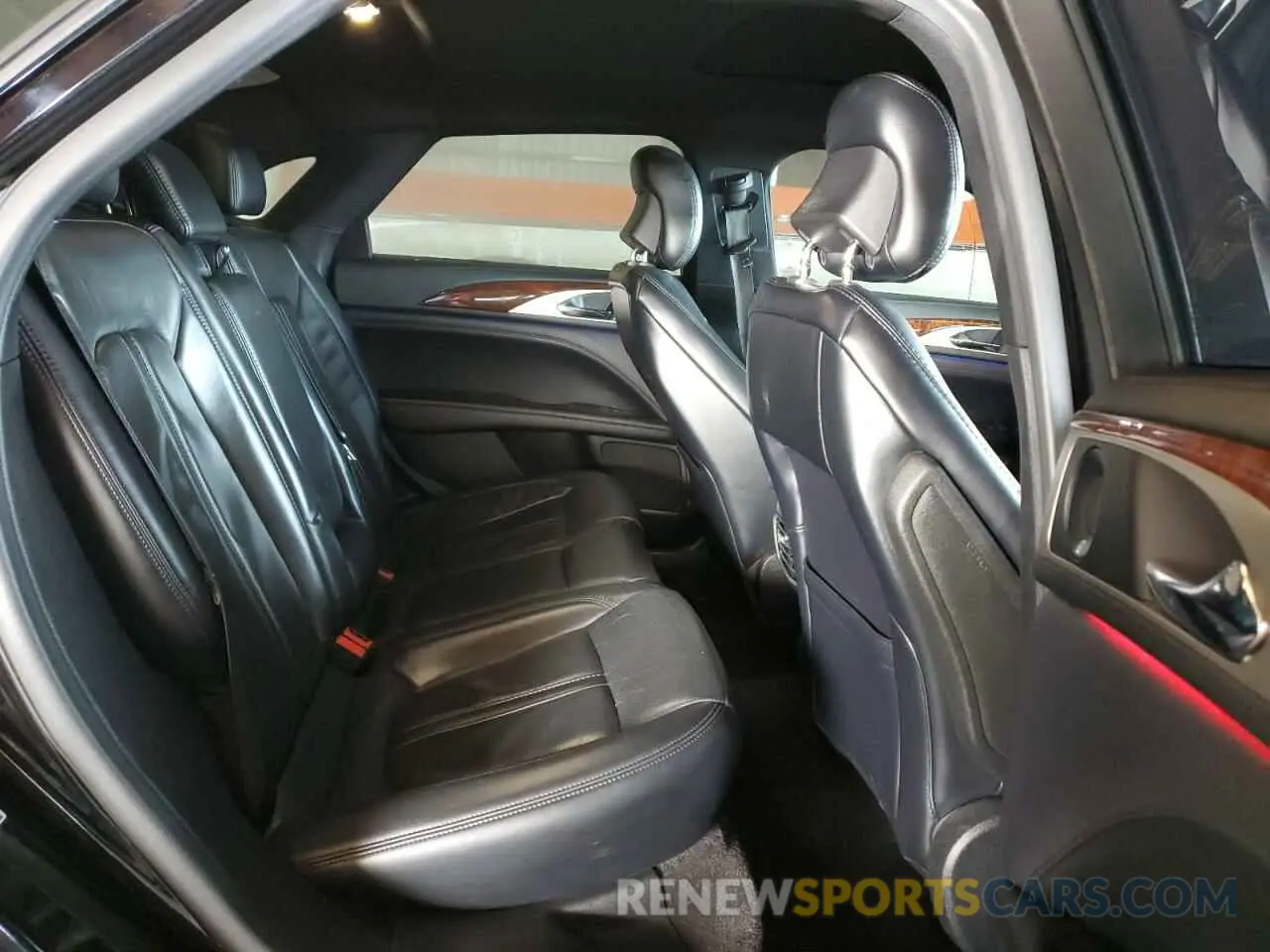 10 fotografías del automóvil dañado 3LN6L5MU2KR620987 LINCOLN MKZ 2019