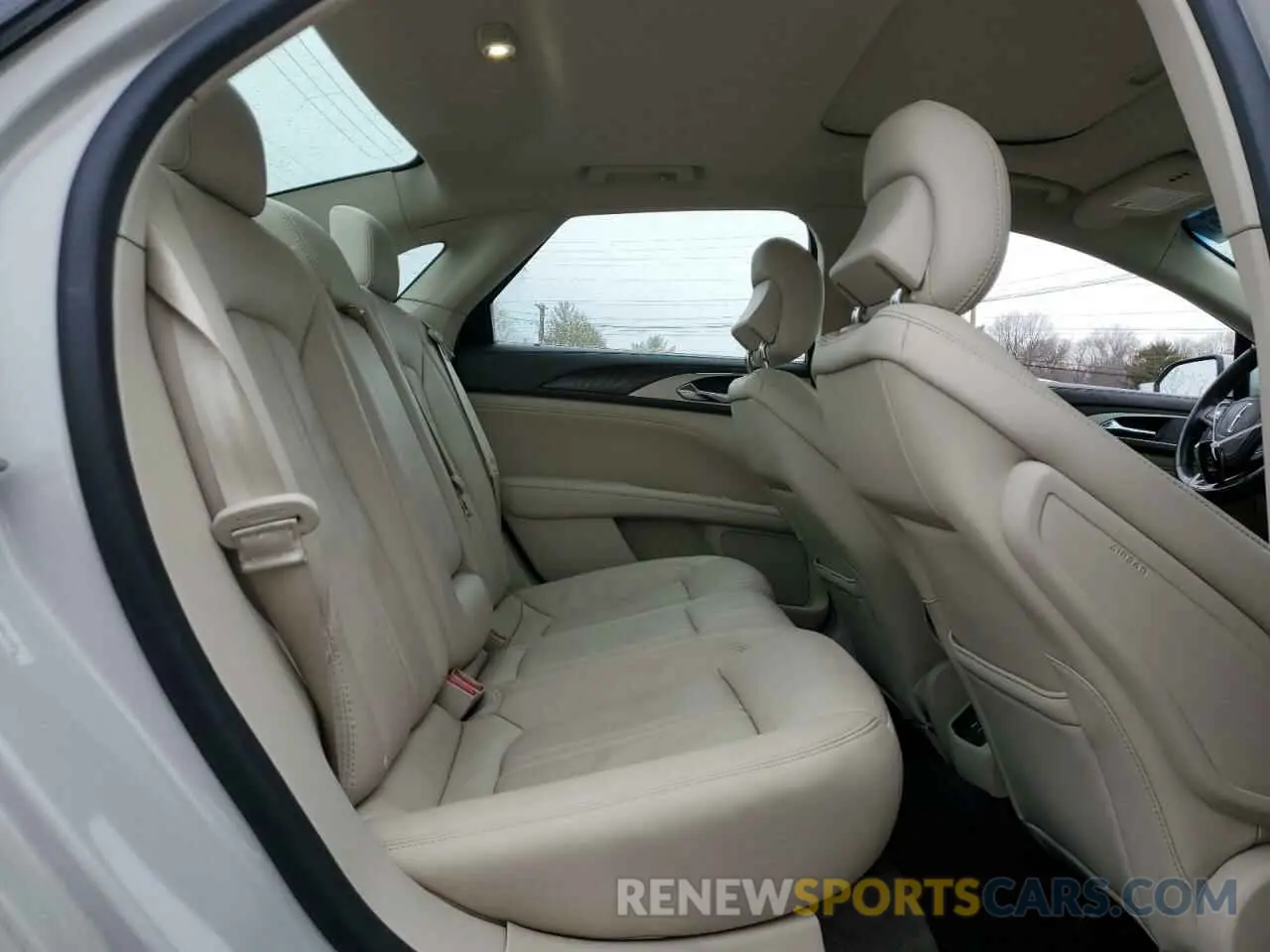 10 fotografías del automóvil dañado 3LN6L5MU7KR604896 LINCOLN MKZ 2019