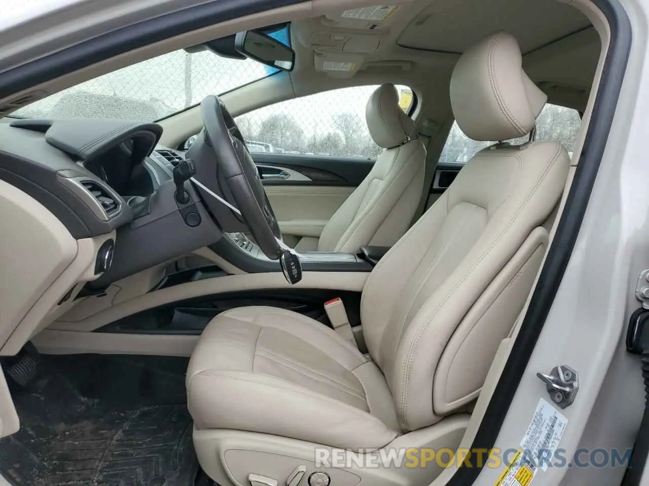 7 fotografías del automóvil dañado 3LN6L5MU7KR604896 LINCOLN MKZ 2019