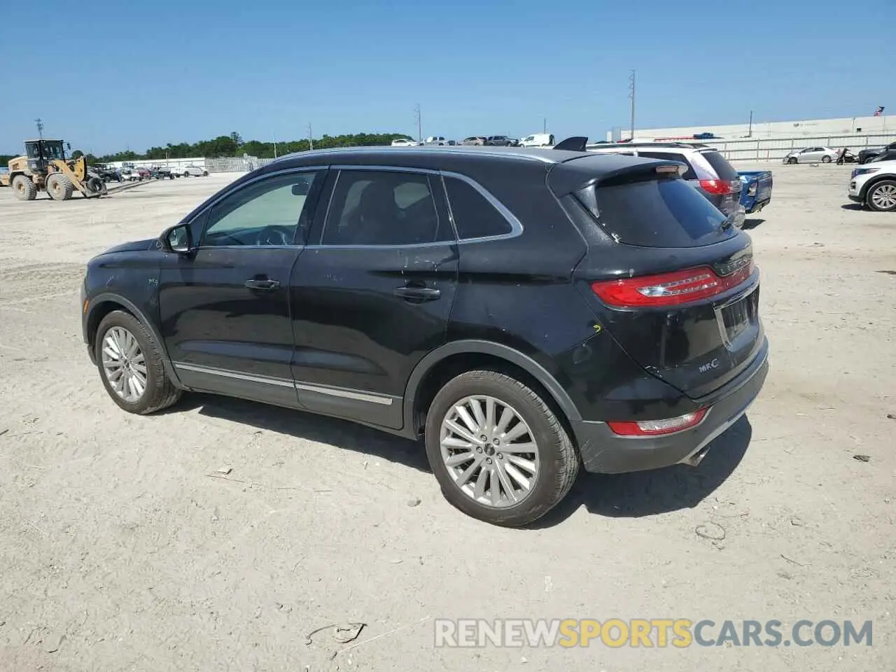 2 fotografías del automóvil dañado 5LMCJ1C95KUL08912 LINCOLN MKZ 2019