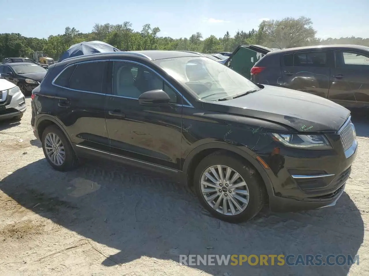 4 fotografías del automóvil dañado 5LMCJ1C95KUL08912 LINCOLN MKZ 2019