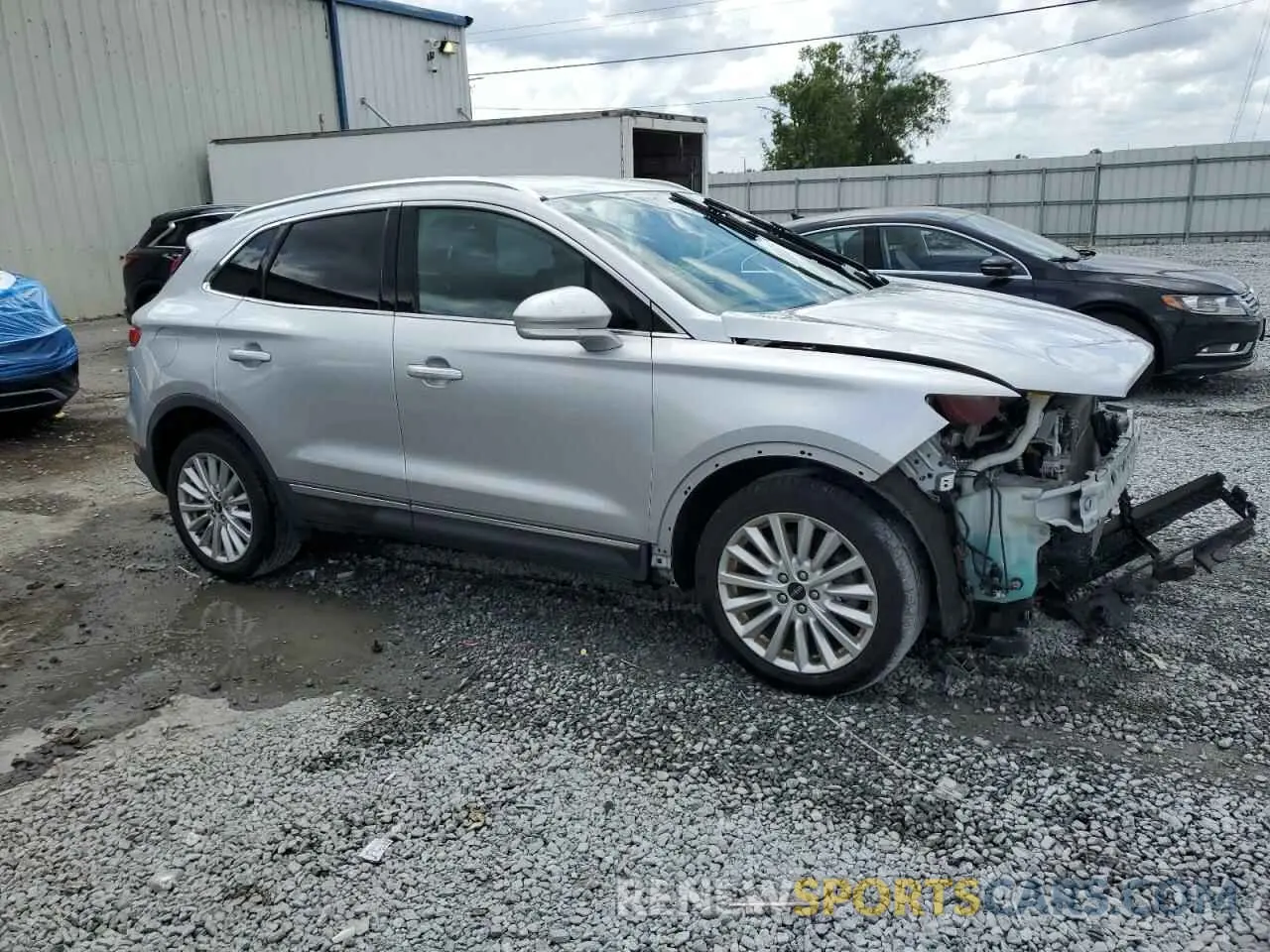 4 fotografías del automóvil dañado 5LMCJ1C95KUL08943 LINCOLN MKZ 2019