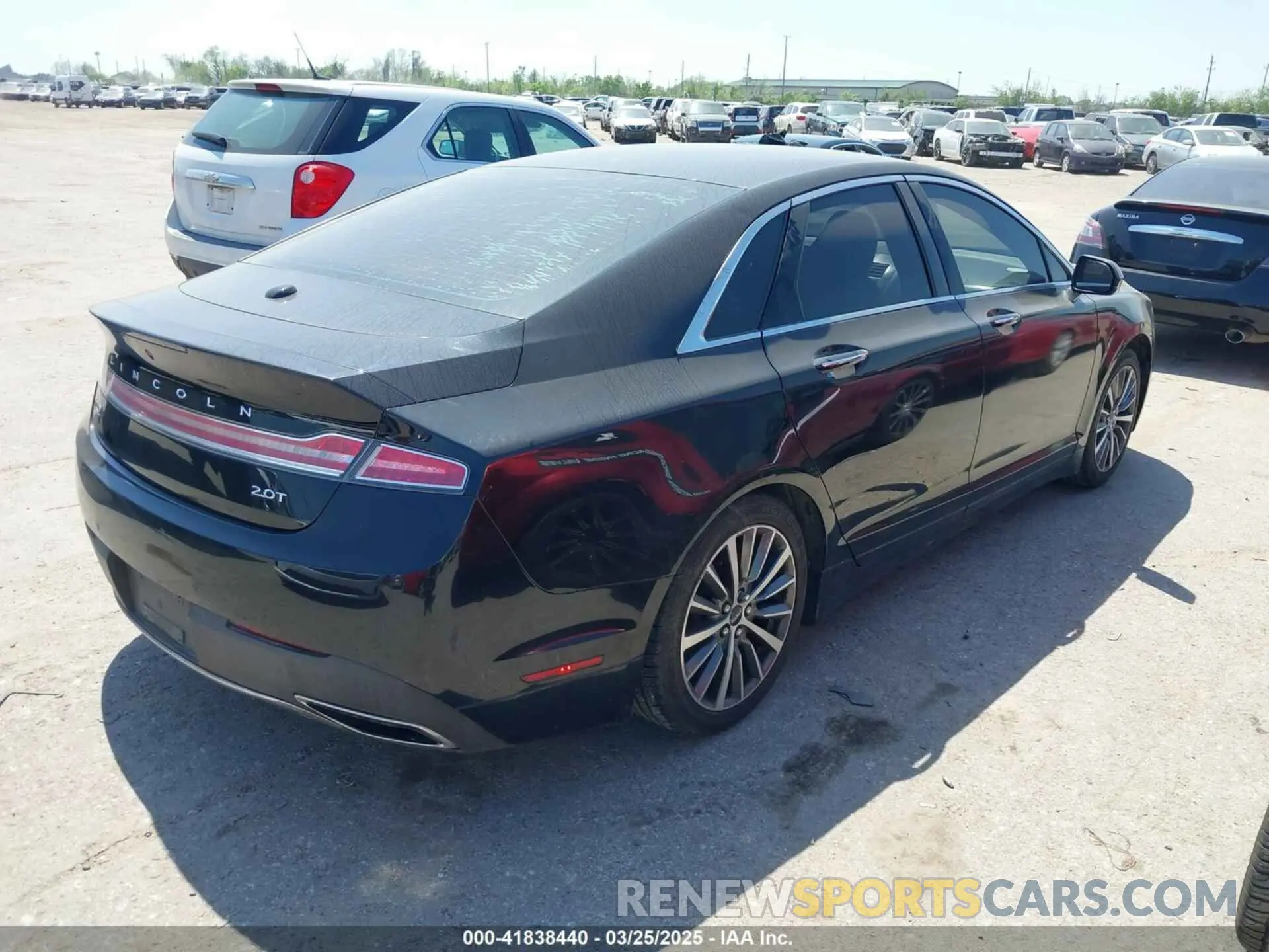 4 fotografías del automóvil dañado 3LN6L5A99LR611513 LINCOLN MKZ 2020