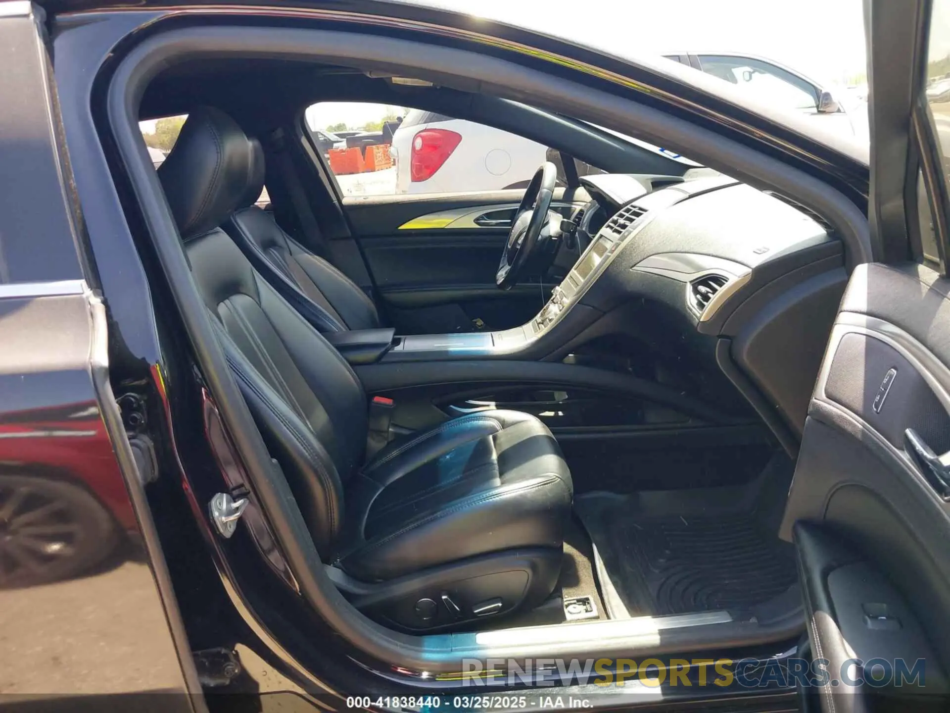 5 fotografías del automóvil dañado 3LN6L5A99LR611513 LINCOLN MKZ 2020