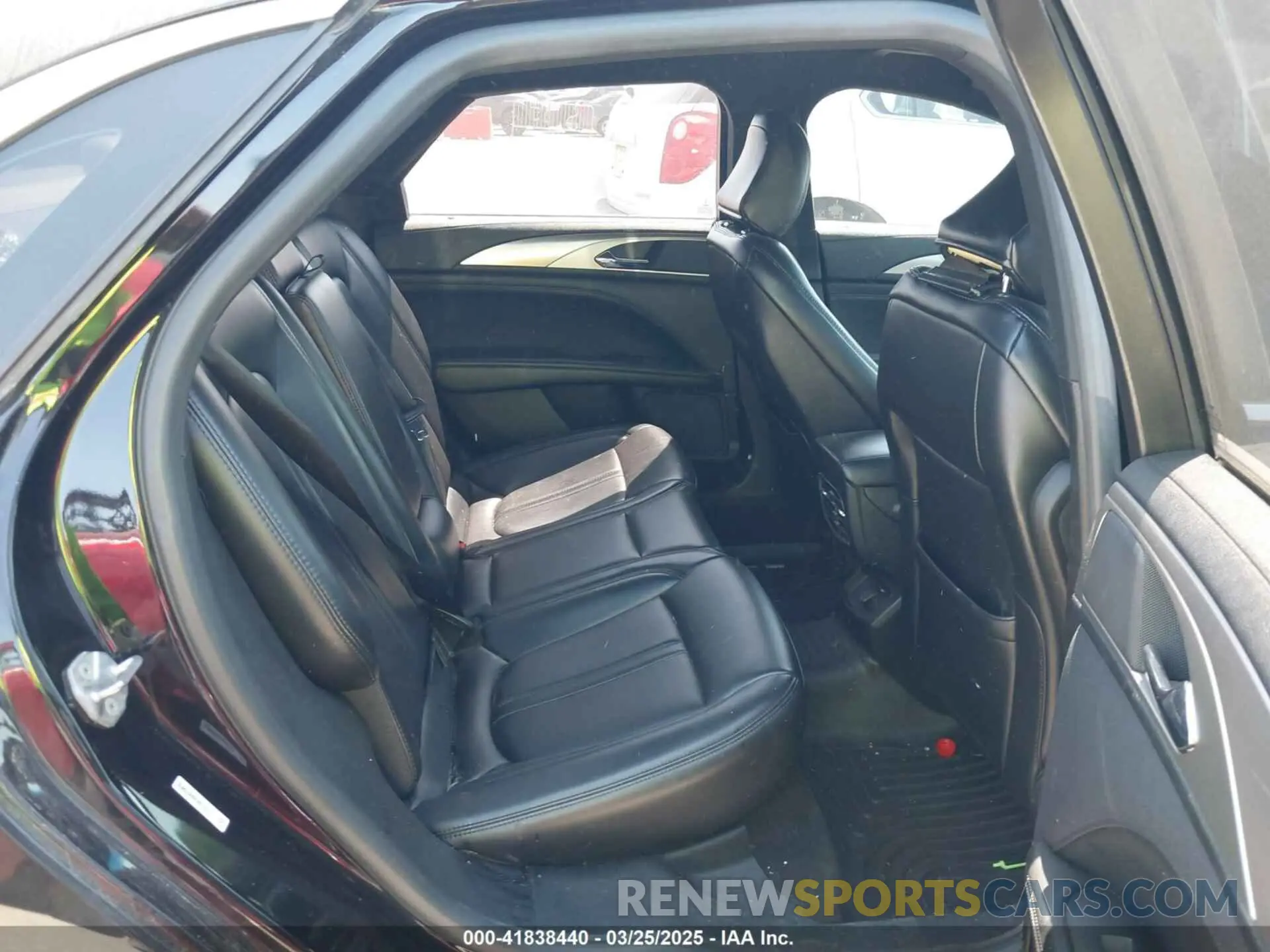 8 fotografías del automóvil dañado 3LN6L5A99LR611513 LINCOLN MKZ 2020