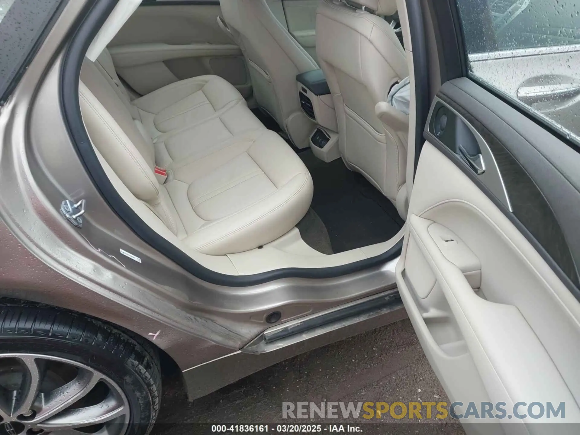 8 fotografías del automóvil dañado 3LN6L5LU7KR622008 LINCOLN MKZ HYBRID 2019