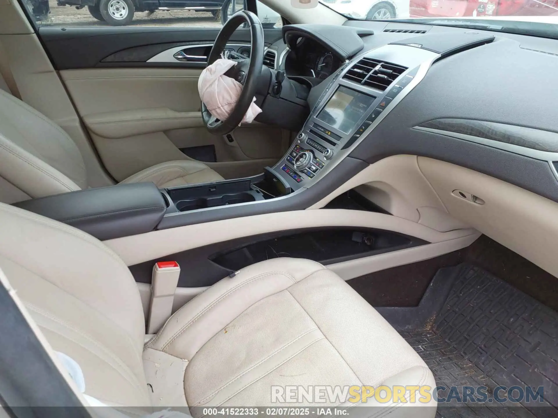 5 fotografías del automóvil dañado 3LN6L5MU1KR631351 LINCOLN MKZ HYBRID 2019