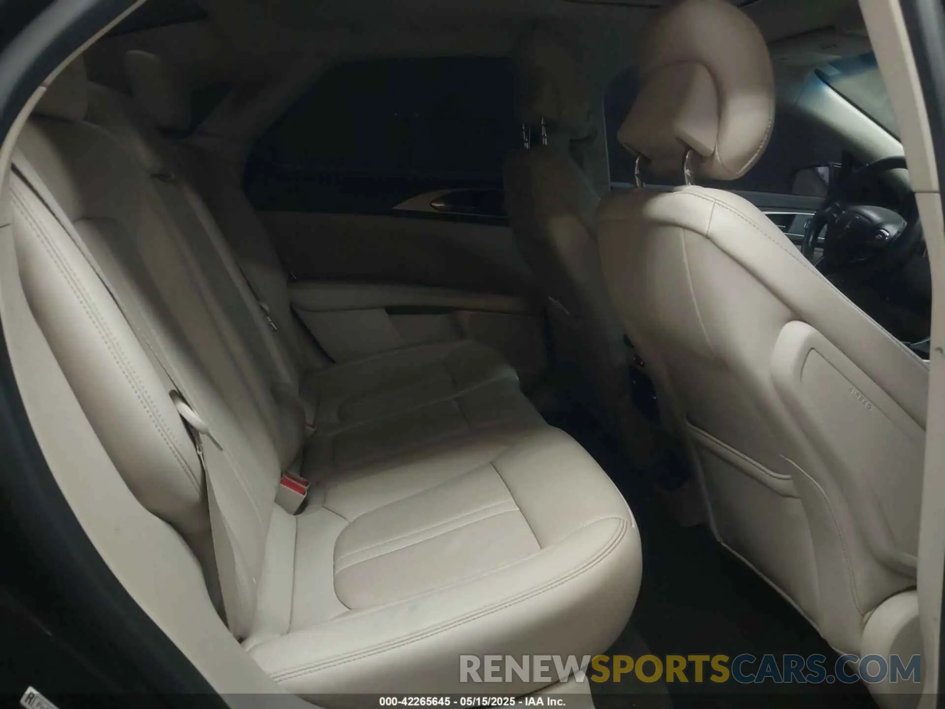 8 fotografías del automóvil dañado 3LN6L5MU3KR618696 LINCOLN MKZ HYBRID 2019