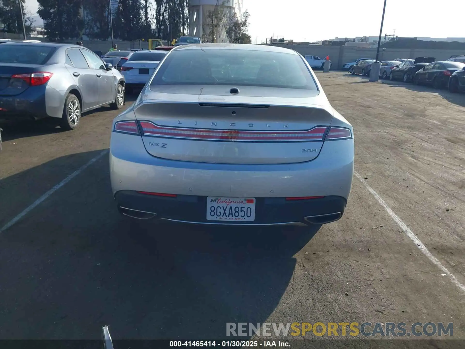 17 fotografías del automóvil dañado 3LN6L5MU6KR611449 LINCOLN MKZ HYBRID 2019