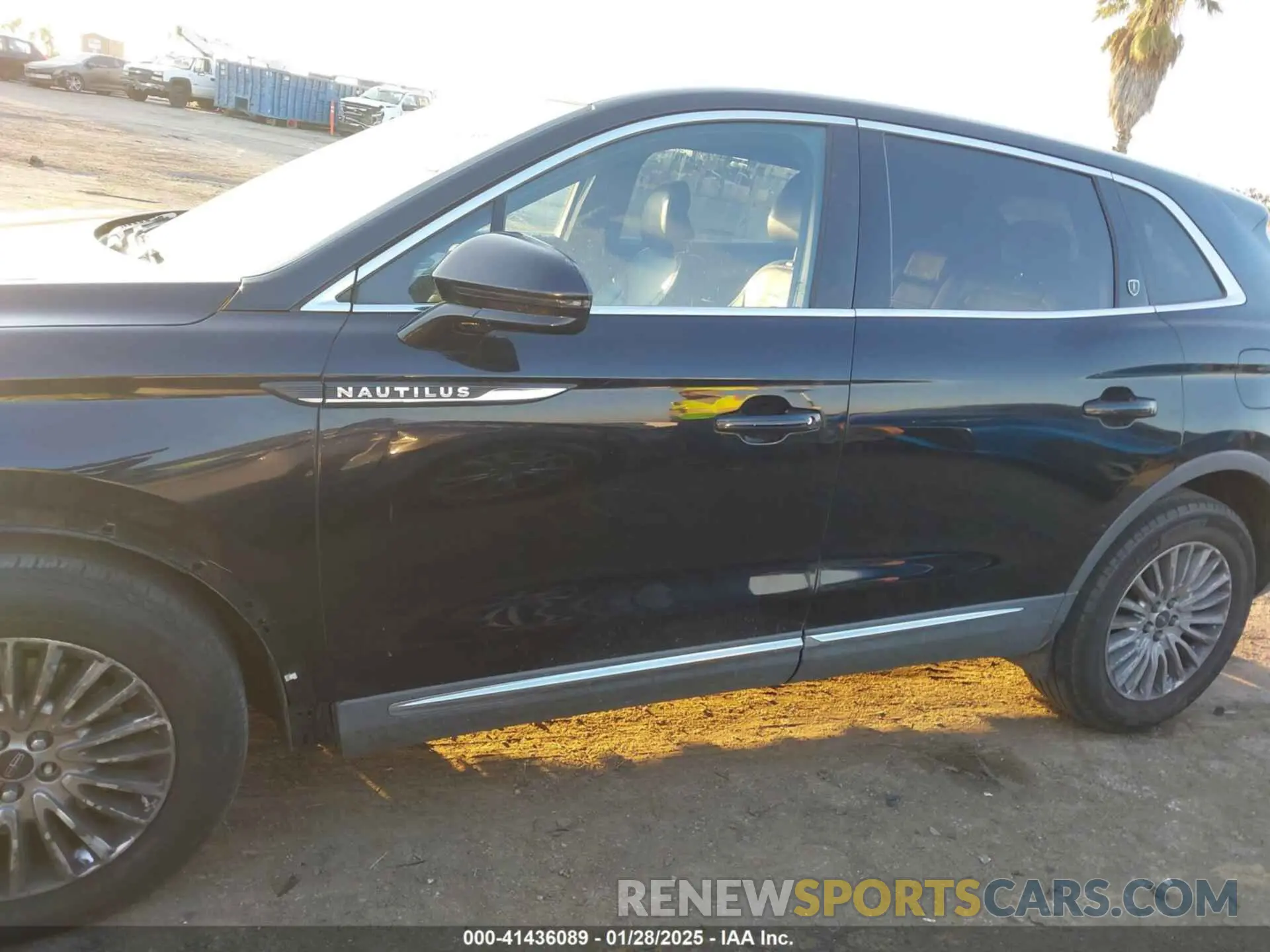 15 fotografías del automóvil dañado 2LMPJ6J90KBL39841 LINCOLN NAUTILUS 2019