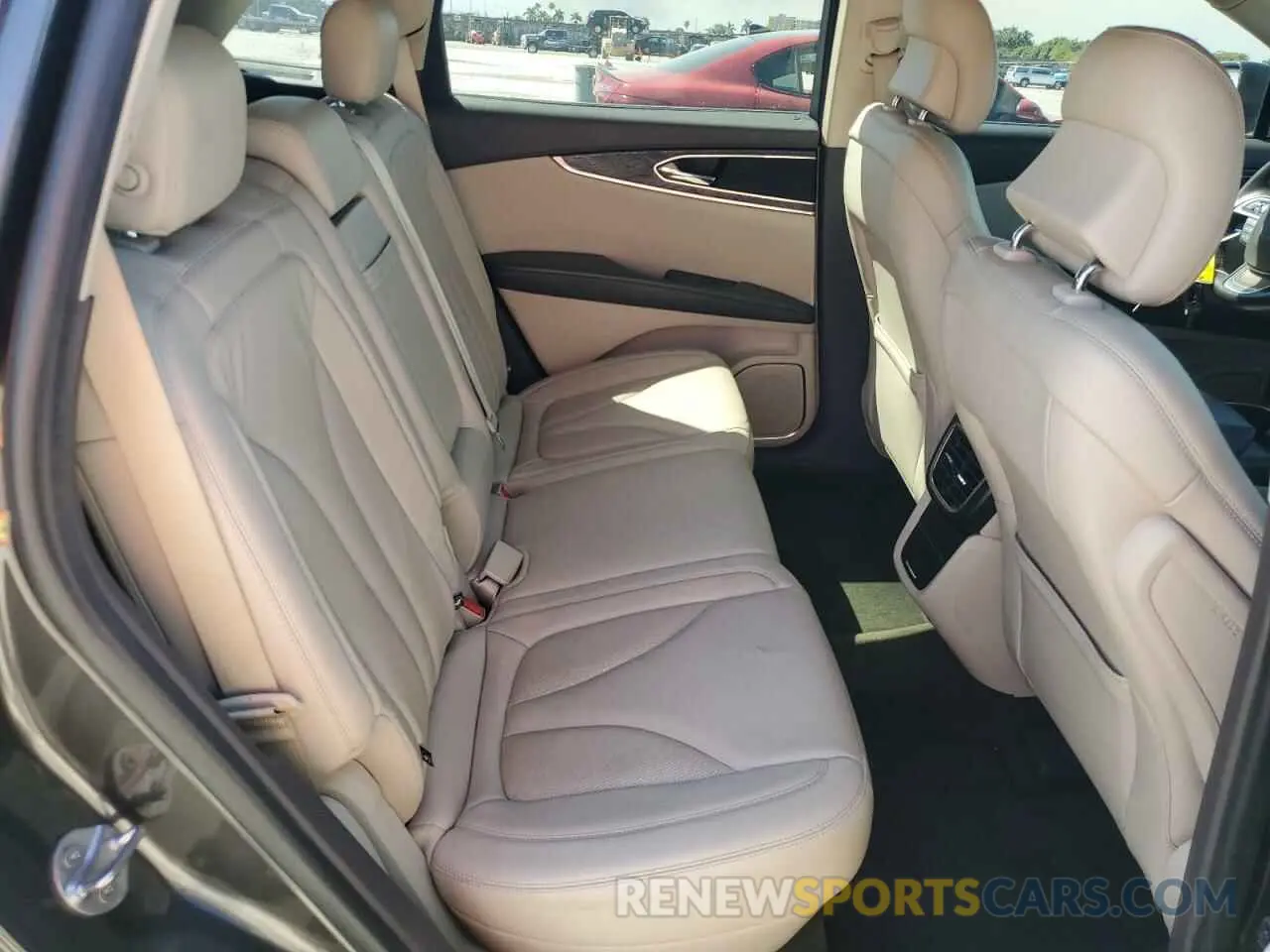 11 fotografías del automóvil dañado 2LMPJ6K90KBL25260 LINCOLN NAUTILUS 2019