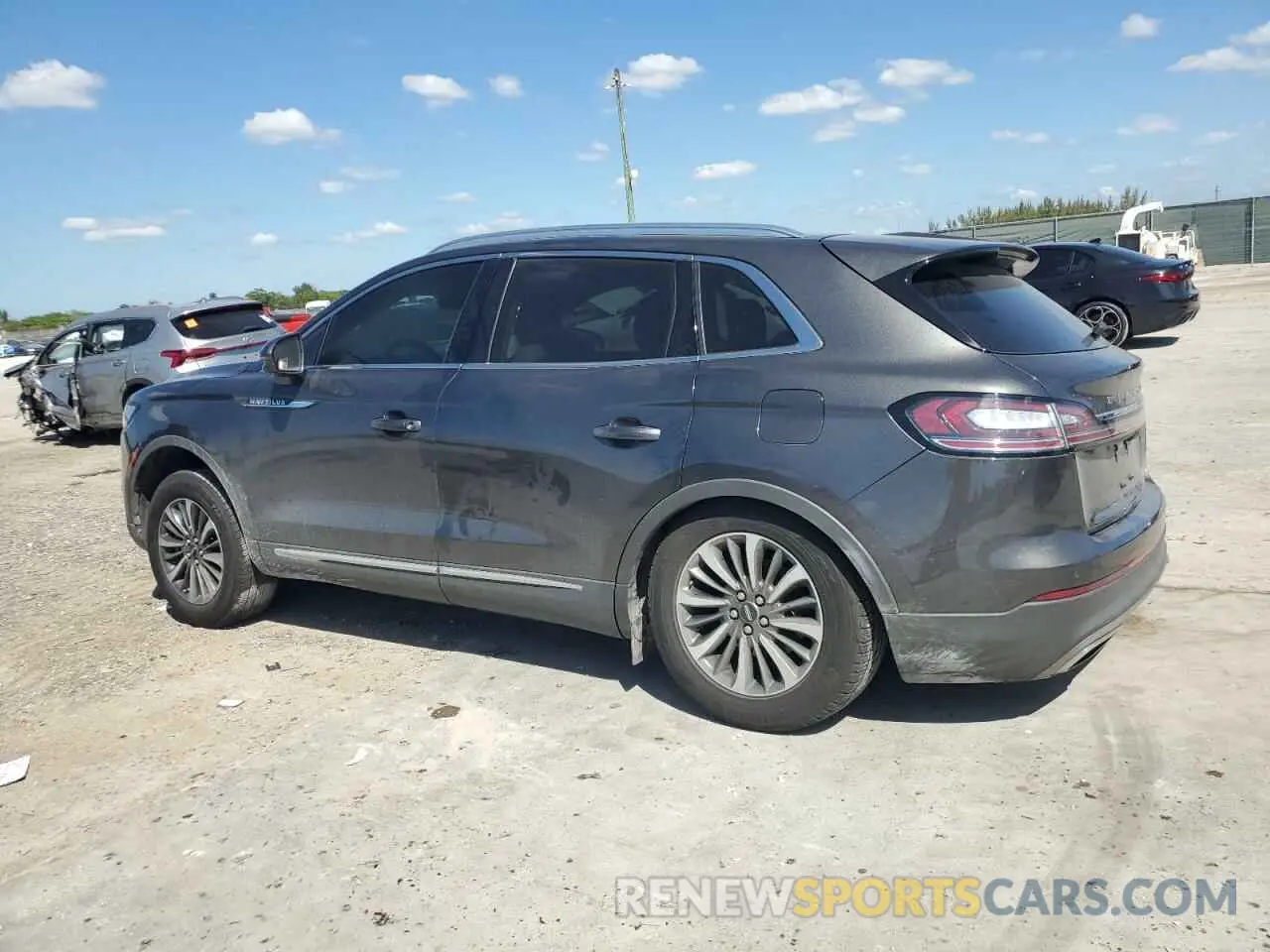 2 fotografías del automóvil dañado 2LMPJ6K90KBL25260 LINCOLN NAUTILUS 2019