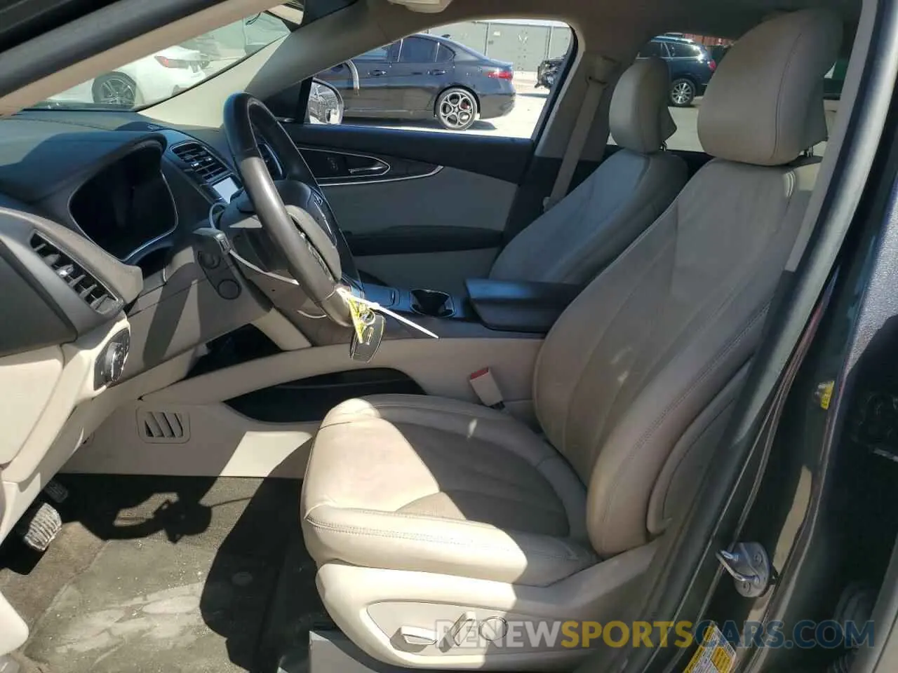 7 fotografías del automóvil dañado 2LMPJ6K90KBL25260 LINCOLN NAUTILUS 2019