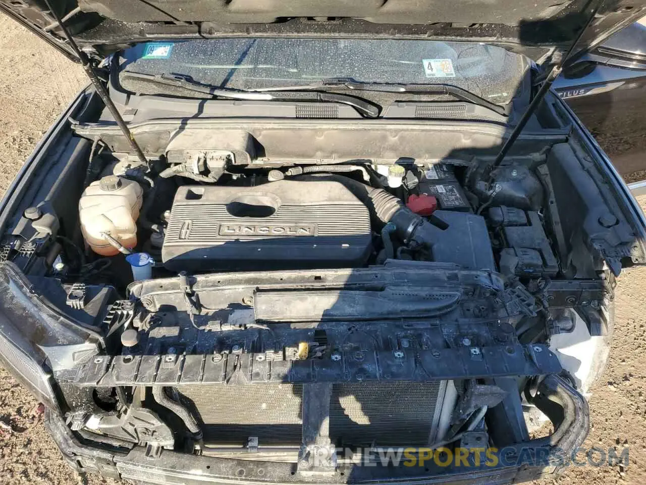 11 fotografías del automóvil dañado 2LMPJ6K95KBL11371 LINCOLN NAUTILUS 2019