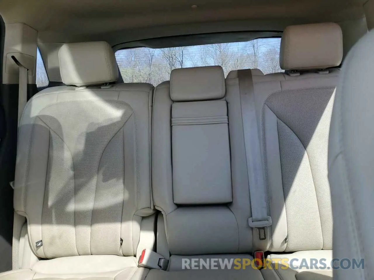 10 fotografías del automóvil dañado 2LMPJ6L96KBL28372 LINCOLN NAUTILUS 2019