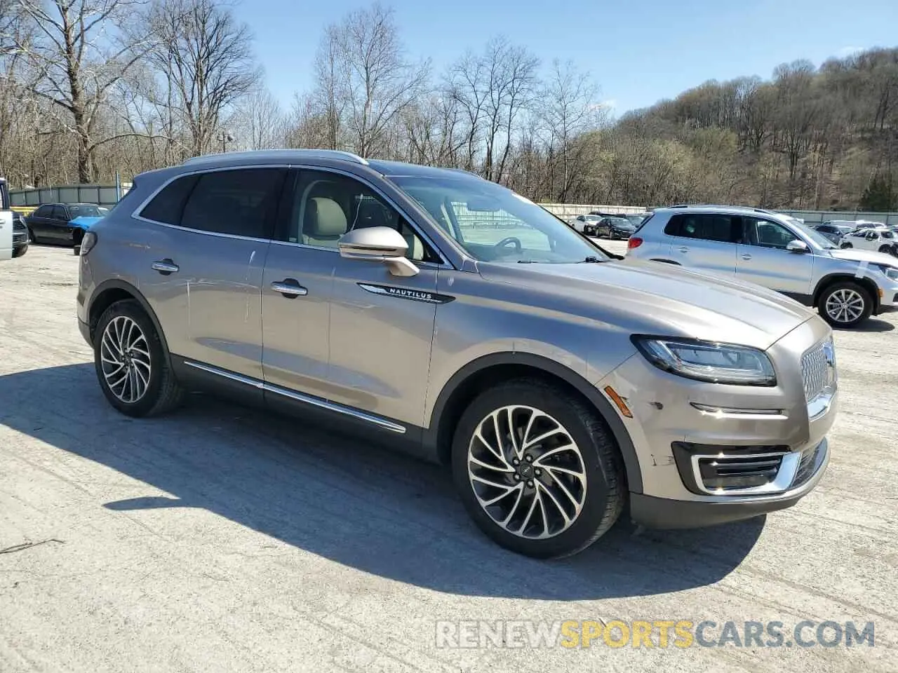 4 fotografías del automóvil dañado 2LMPJ6L96KBL28372 LINCOLN NAUTILUS 2019