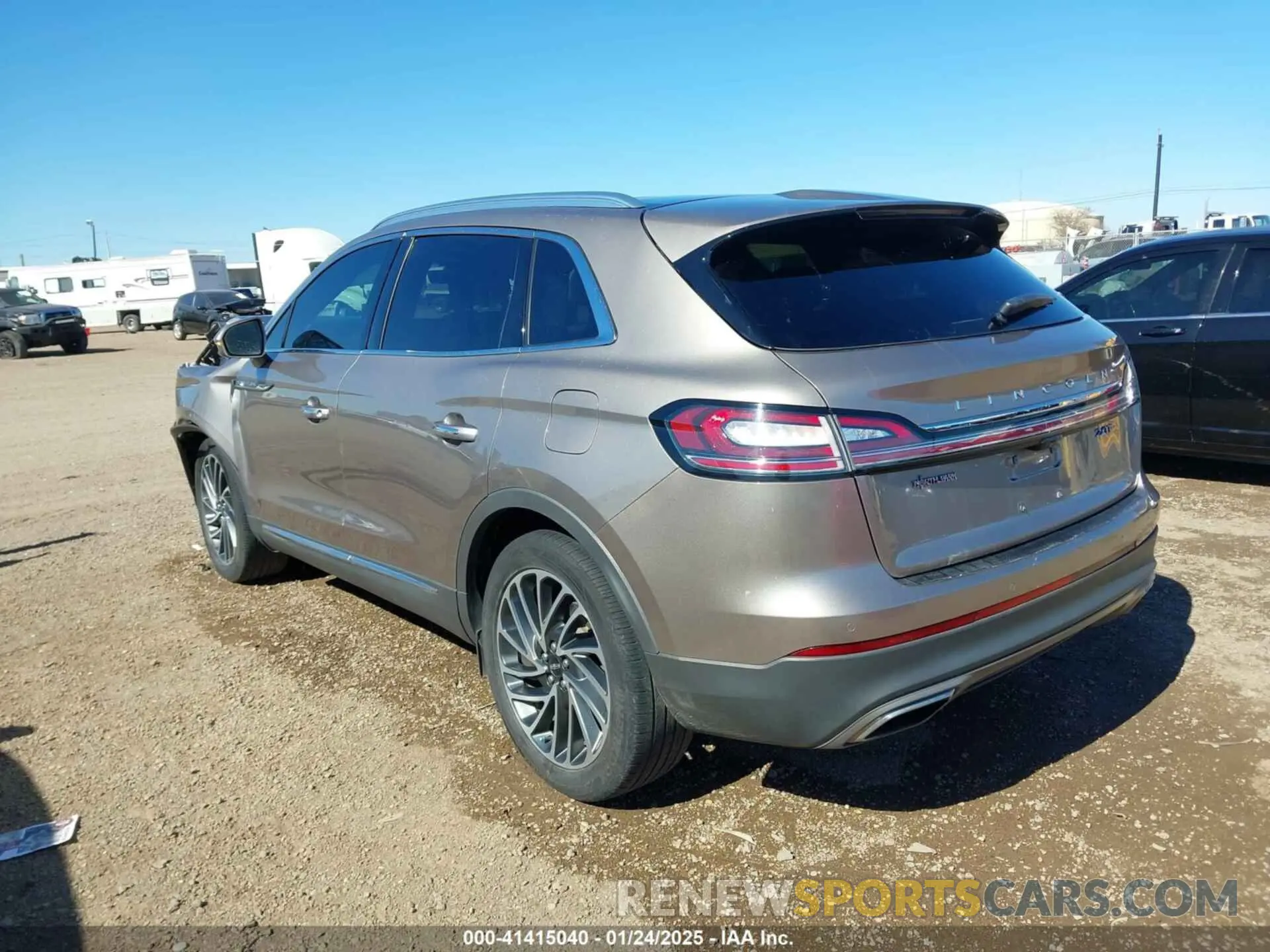 3 fotografías del automóvil dañado 2LMPJ6L96KBL31417 LINCOLN NAUTILUS 2019