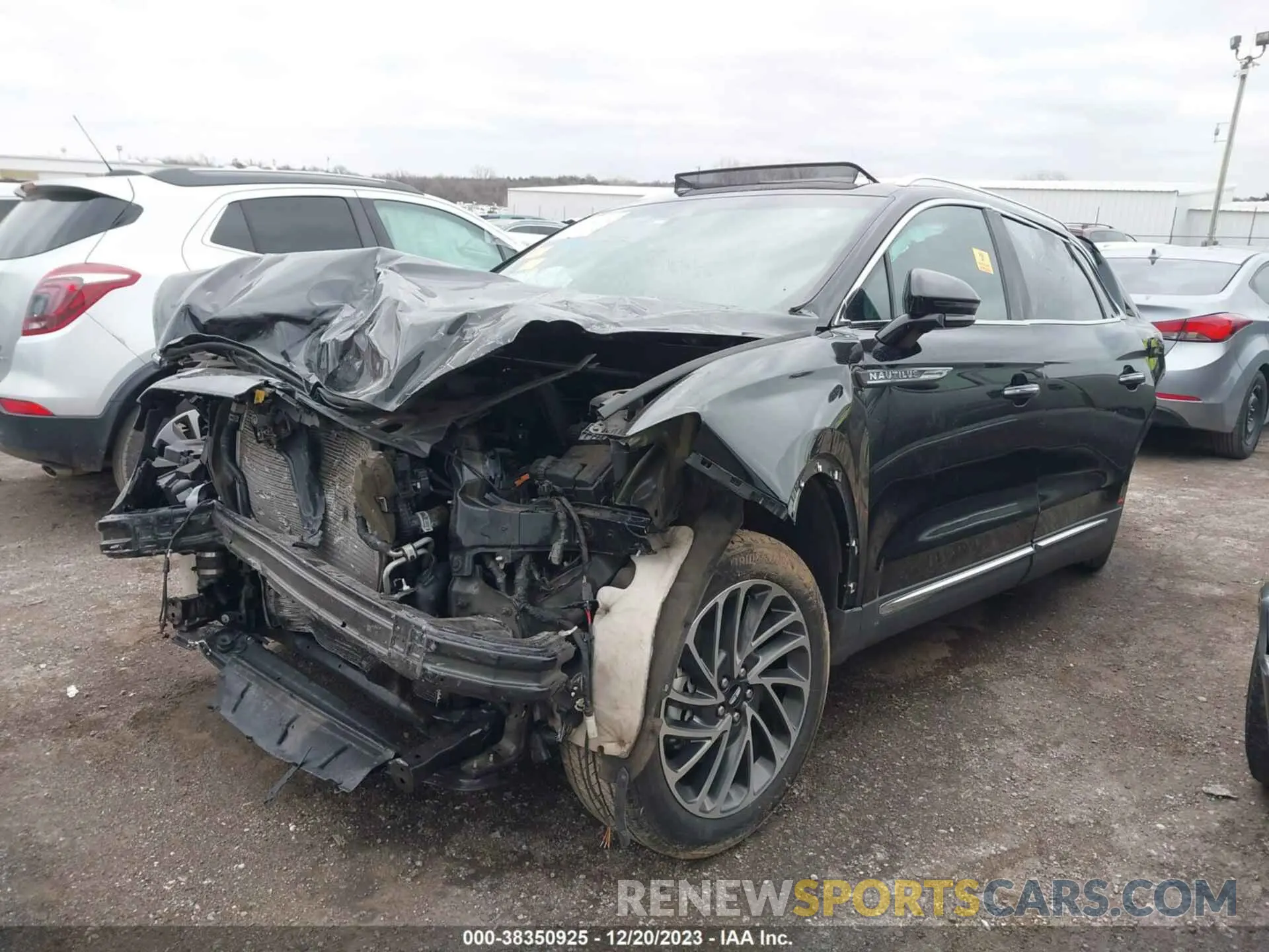 2 fotografías del automóvil dañado 2LMPJ6L97KBL28767 LINCOLN NAUTILUS 2019