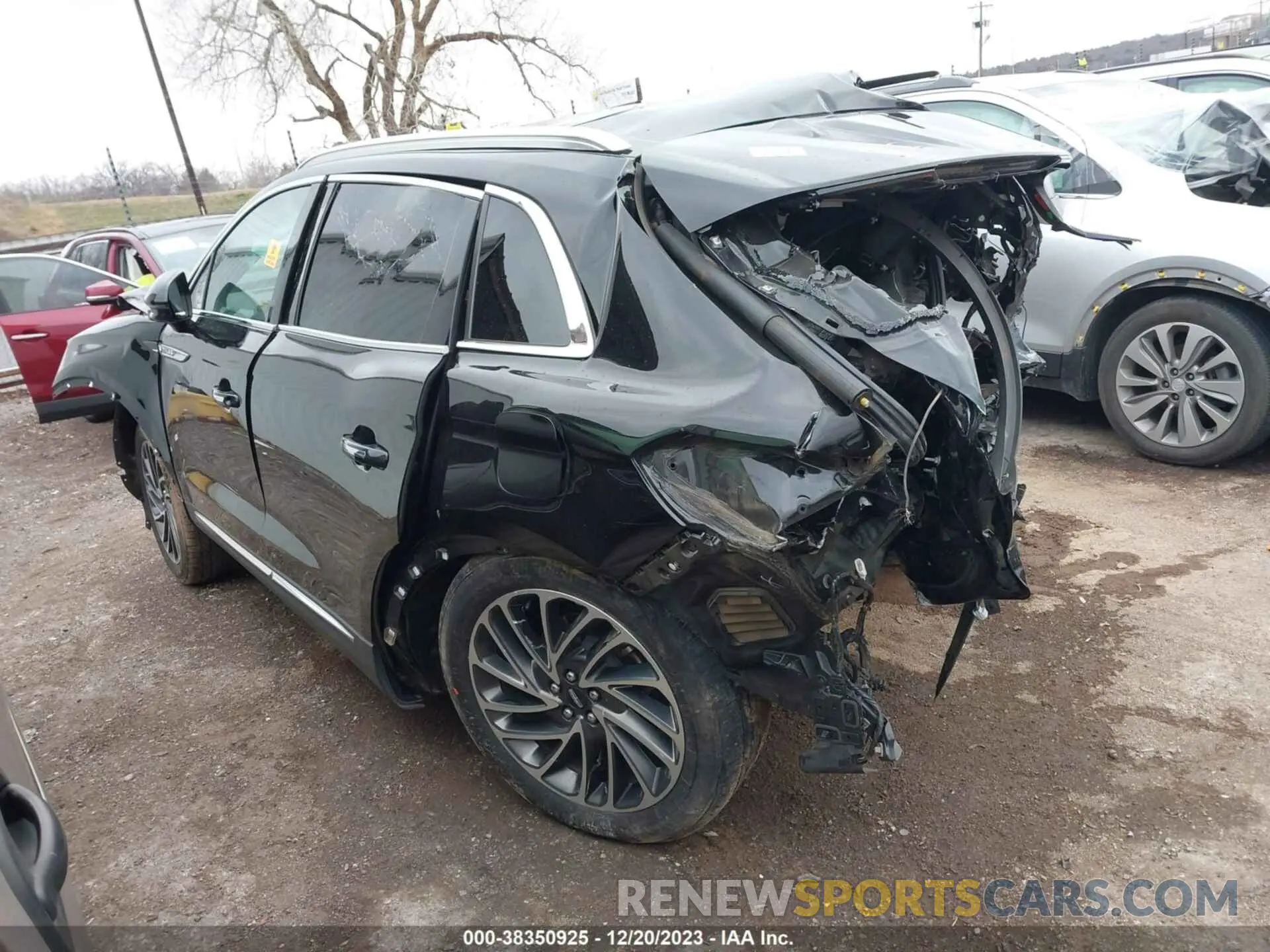 3 fotografías del automóvil dañado 2LMPJ6L97KBL28767 LINCOLN NAUTILUS 2019